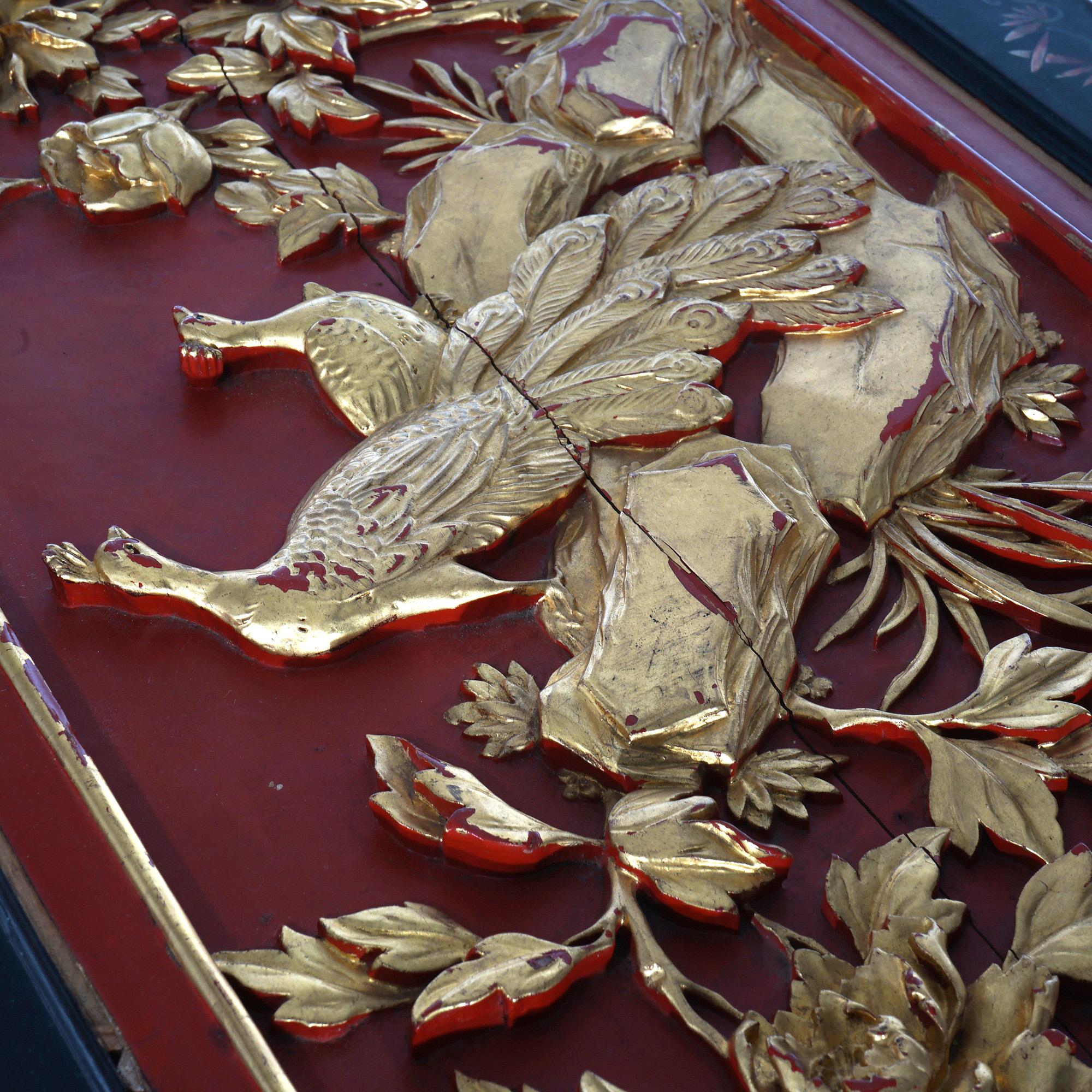 Antike chinesische tief geschnitzte und polychromierte vergoldete Deckentruhe mit Vögeln, um 1920 im Angebot 2