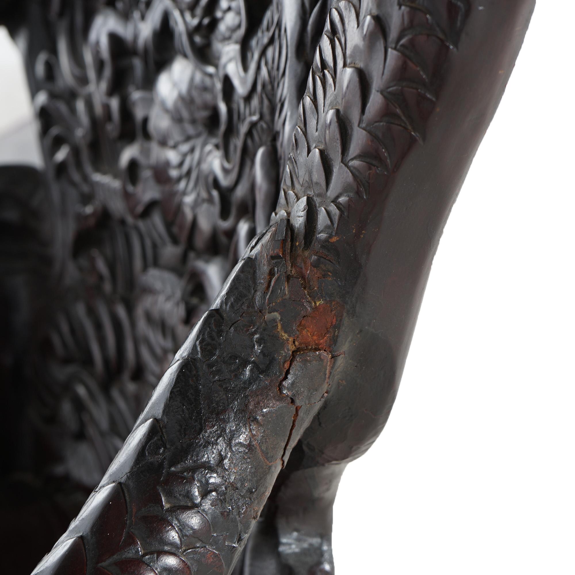 Antiker chinesischer tief geschnitzter, figürlicher Queen-Stuhl aus Rosenholz mit Drachen, um 1920 im Angebot 5