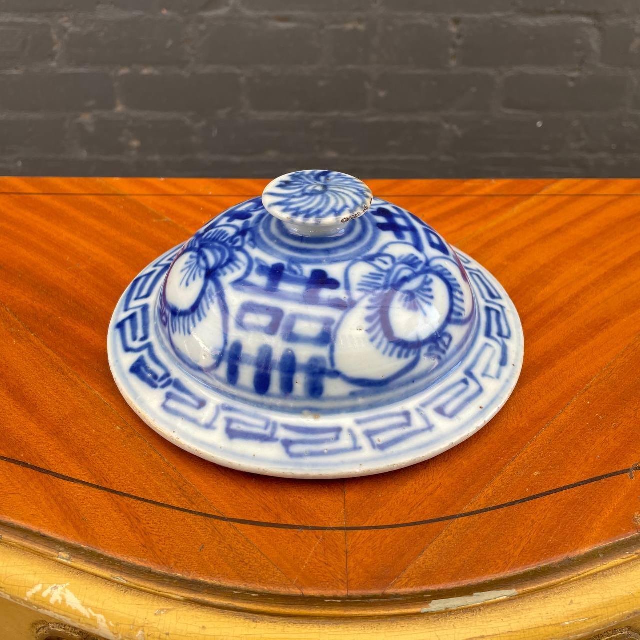 Lampe de bureau chinoise ancienne en porcelaine à double bonheur en forme de jarre  en vente 5