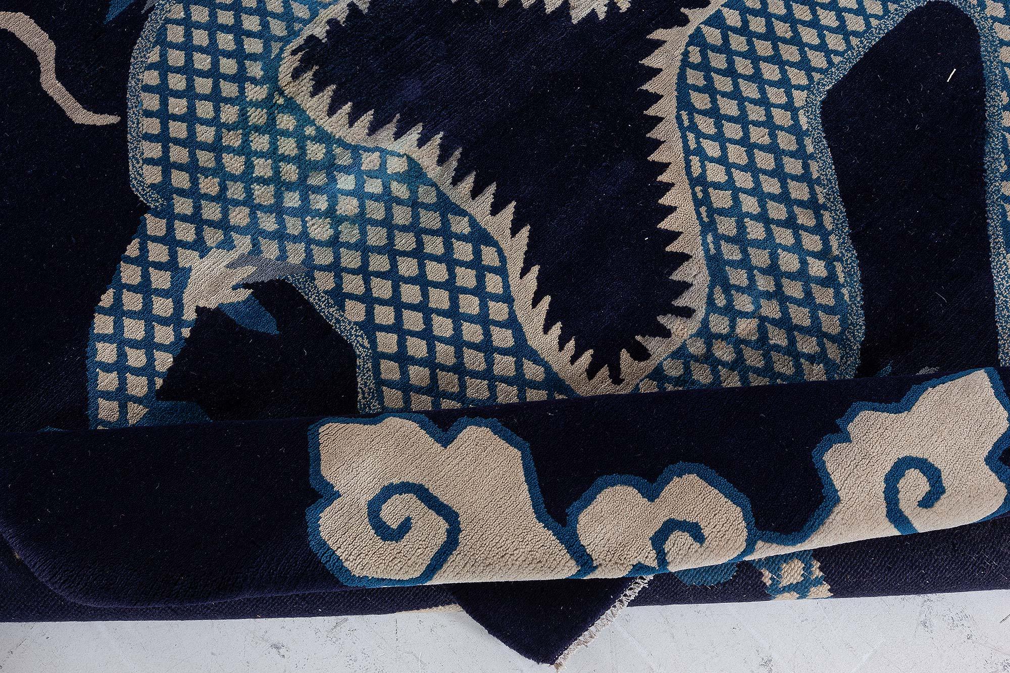 Antiker chinesischer Drachenteppich (Handgeknüpft) im Angebot