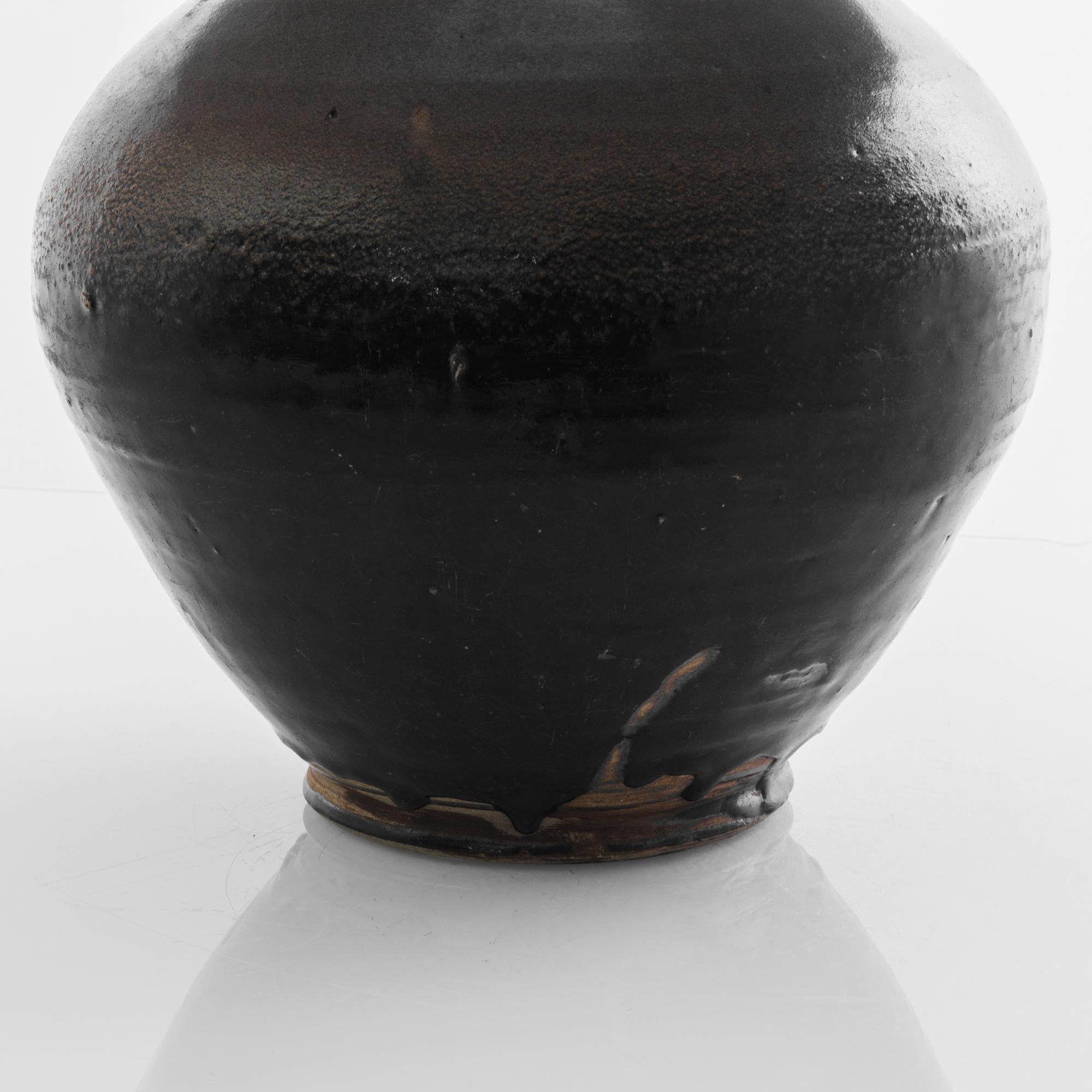 Antique Chinese Earthy Black Ceramic Vase Table Lamp In Good Condition In High Point, NC