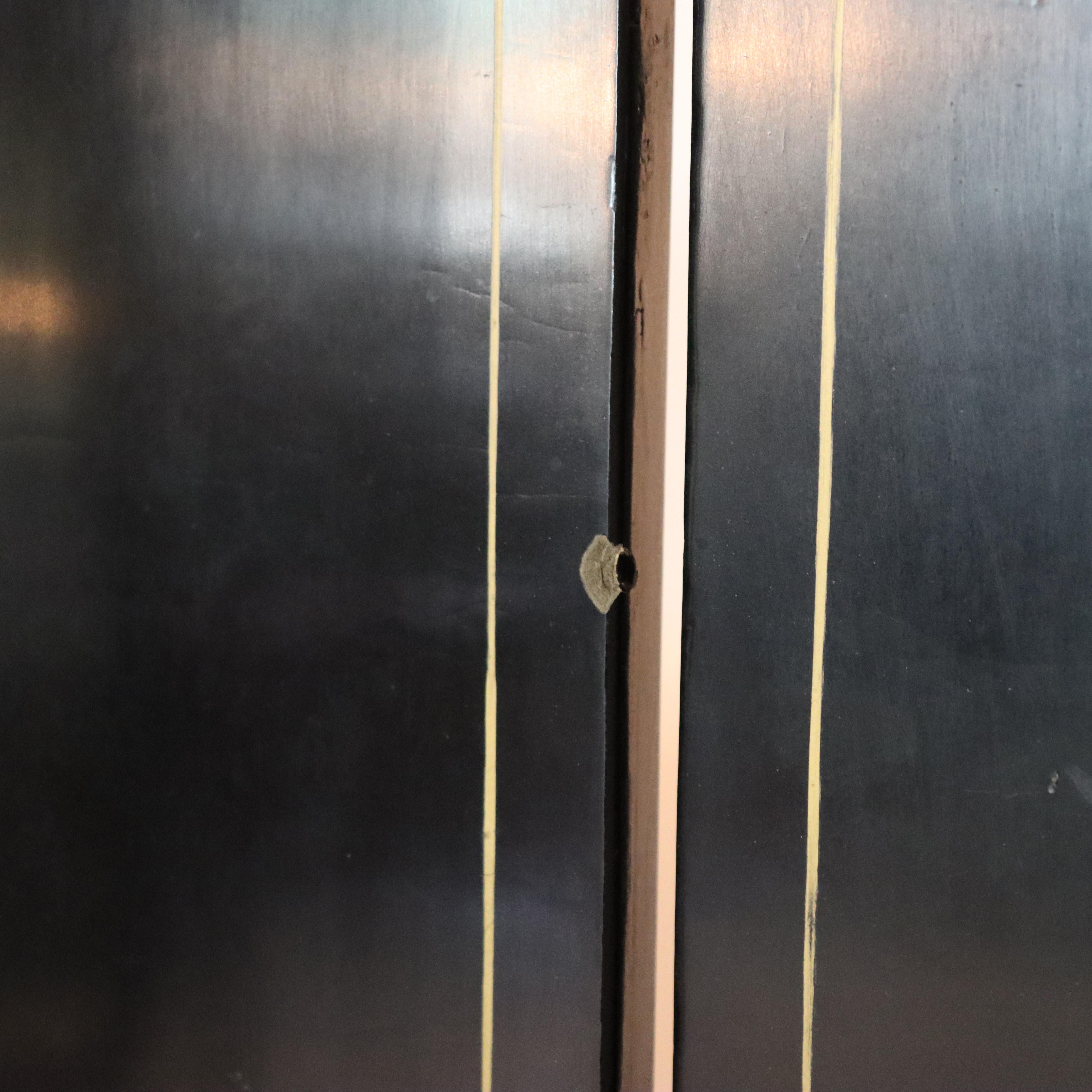 Antico paravento cinese ebanizzato a sei pannelli dell'inizio del XX secolo in vendita 2