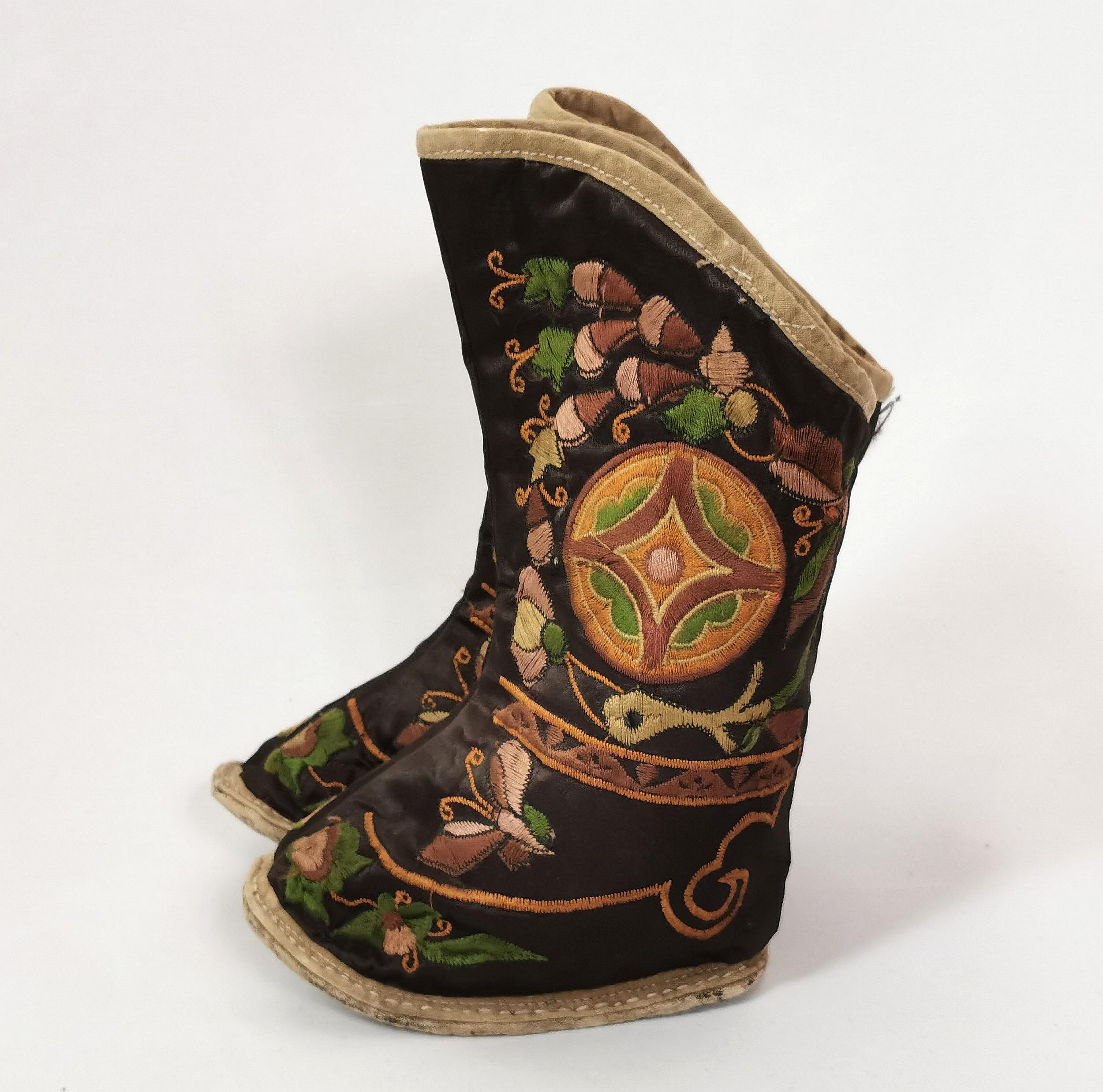 Black Antique Chinese embroidered silk boots  For Sale