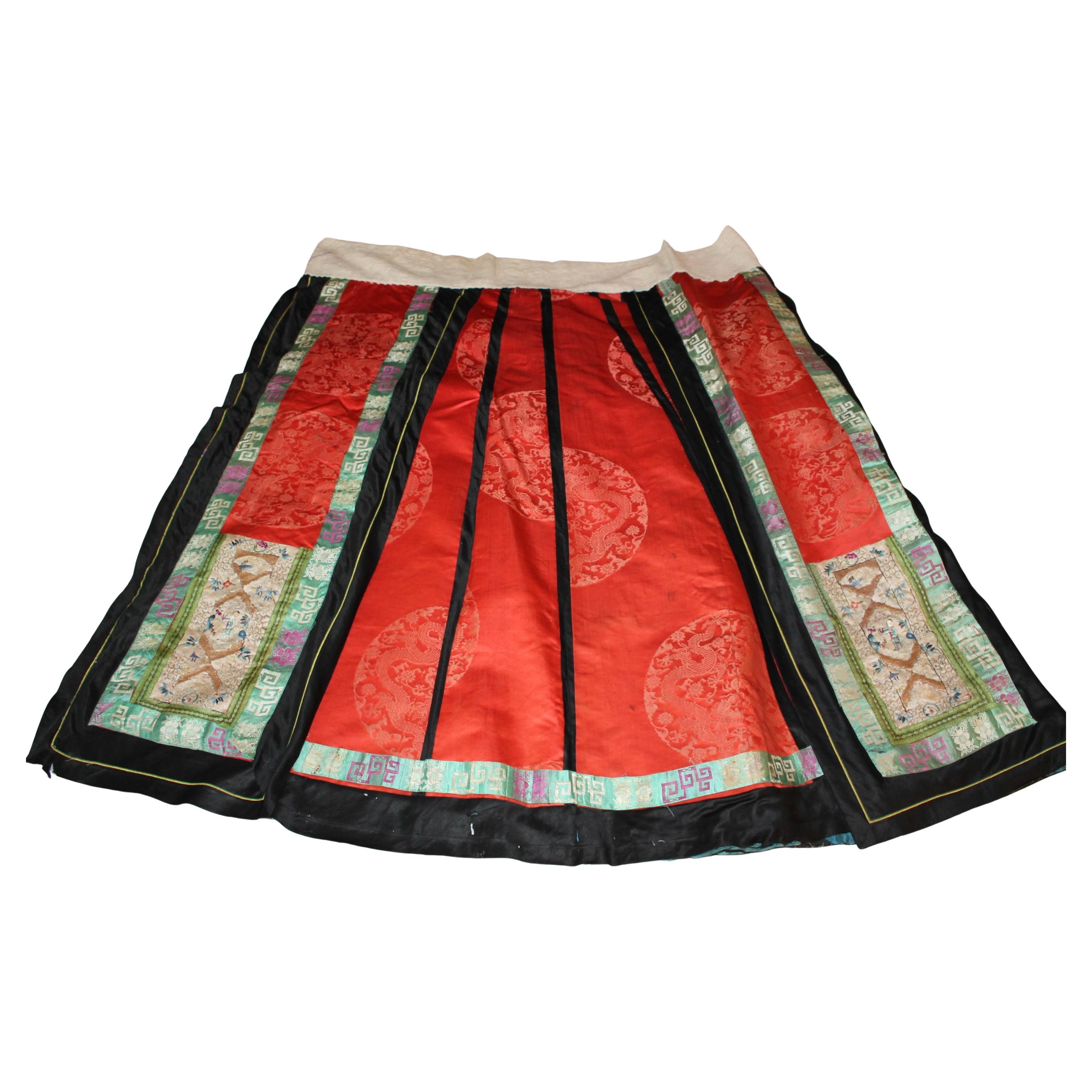 Jupe de mariée chinoise ancienne en soie brodée
