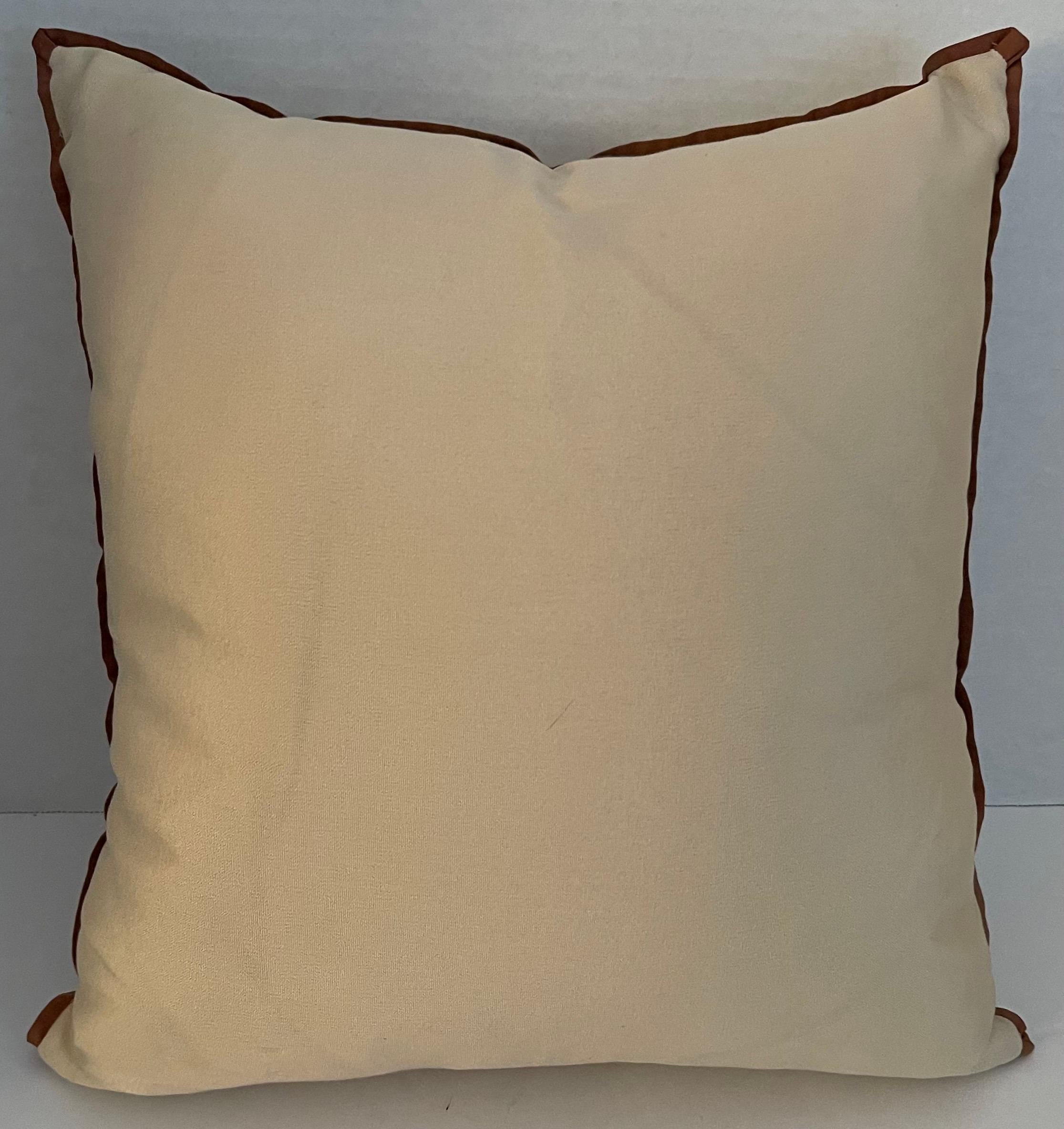 Chinois Coussin chinois ancien brodé en textile sur mesure en vente
