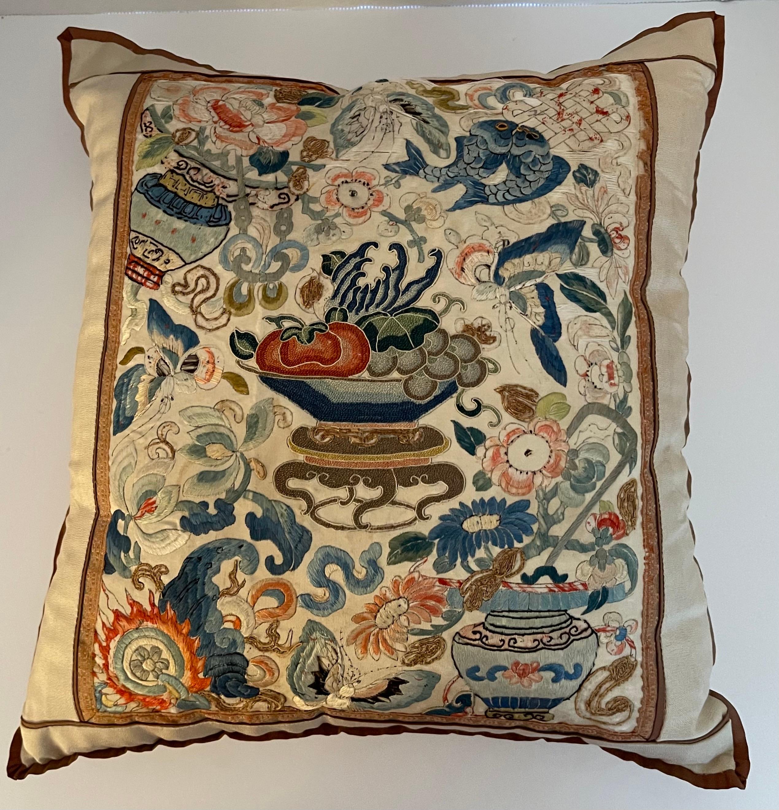 Soie Coussin chinois ancien brodé en textile sur mesure en vente