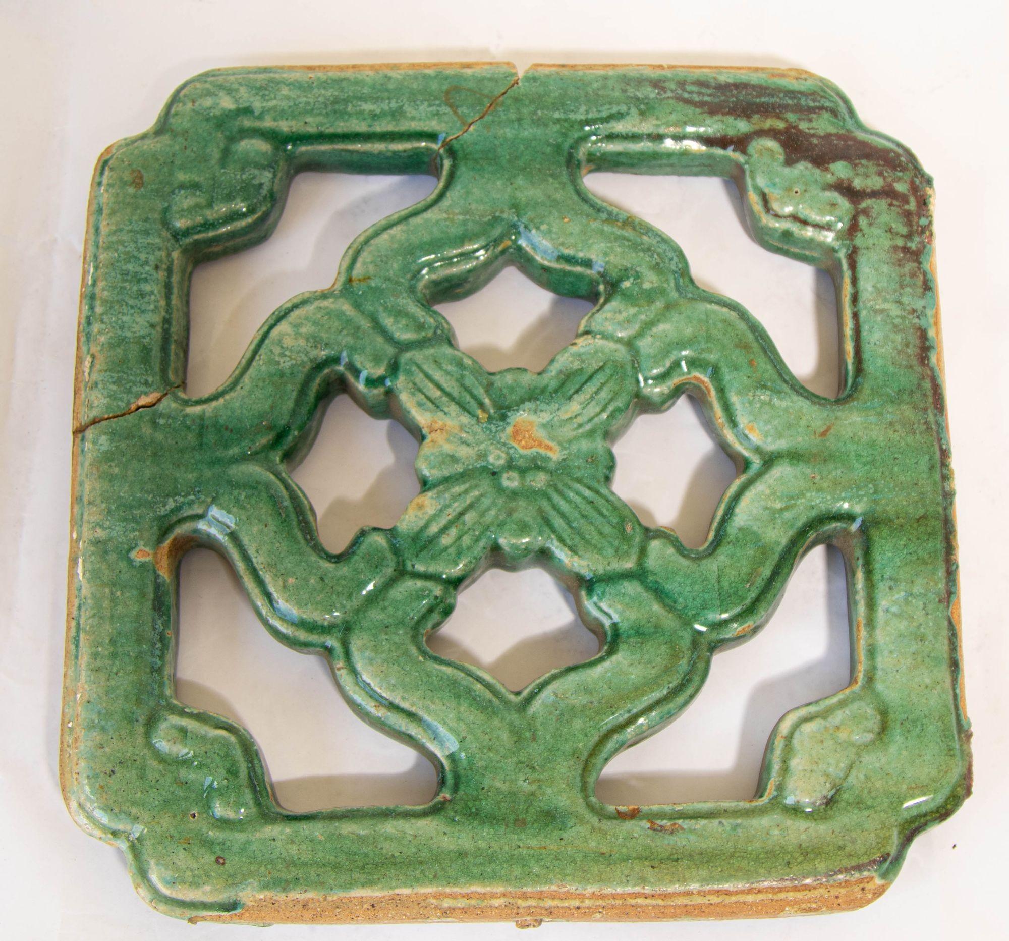Tile architectural chinois ancien émaillé vert émeraude, c. 1900, lot de 2 6