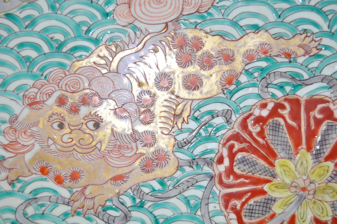 Antike chinesische emaillierte Keramikplatte, 19. Jahrhundert (Handgefertigt) im Angebot