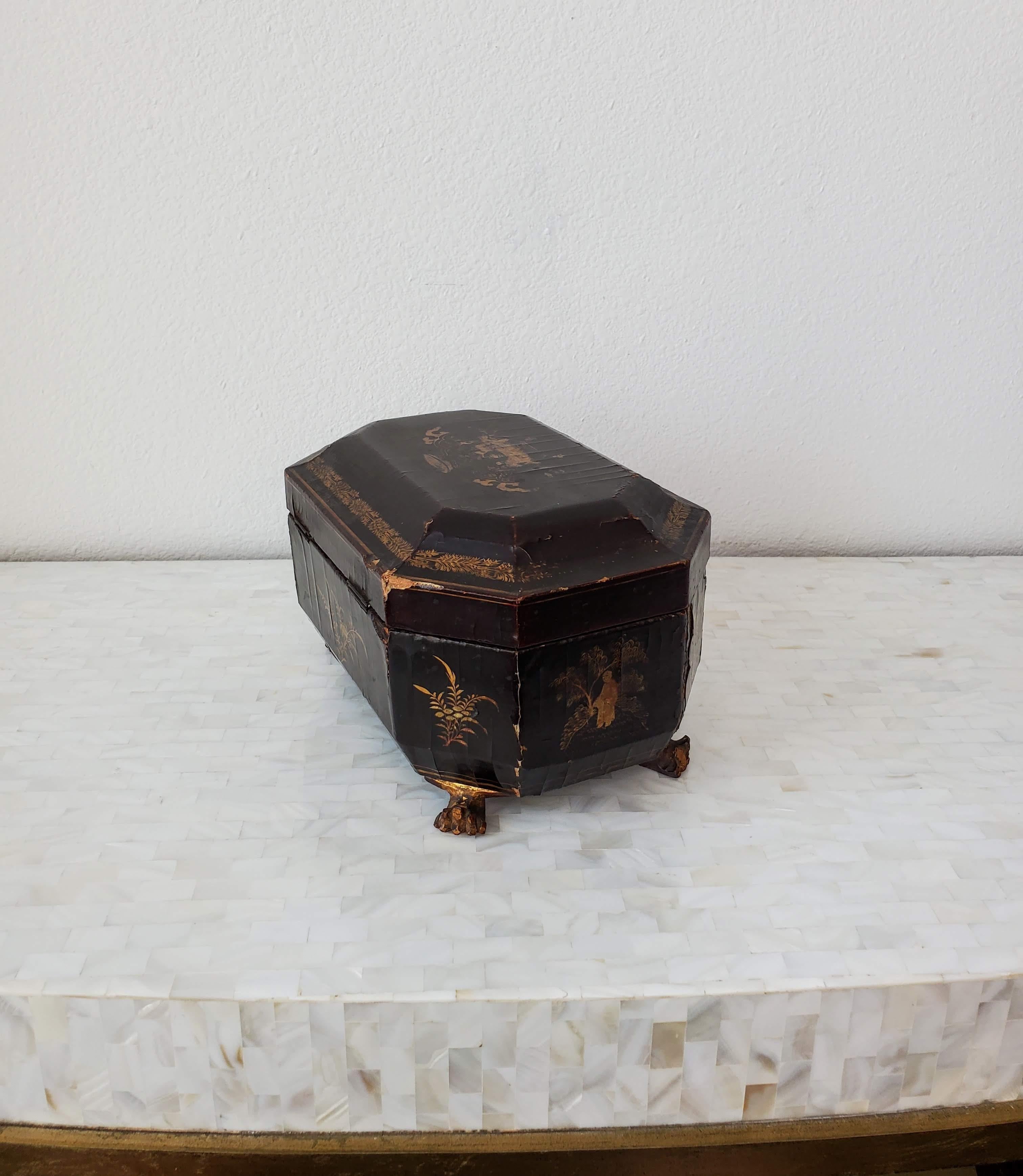 Antique Chinese Export Black Lacquer Tea Caddy  For Sale 4
