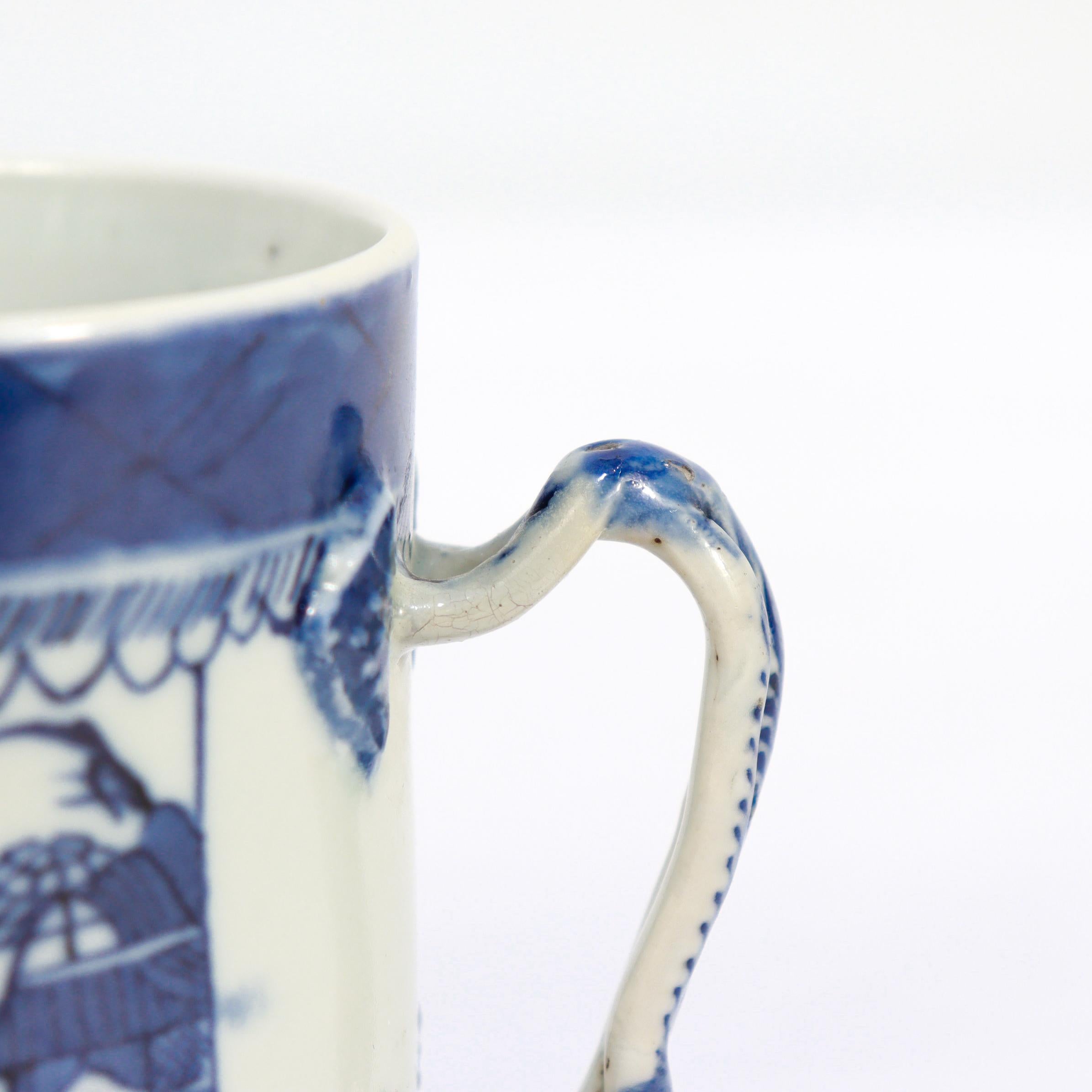 Ancienne tasse à café / tasse à chocolat en porcelaine de Canton bleue et blanche d'exportation chinoise en vente 5