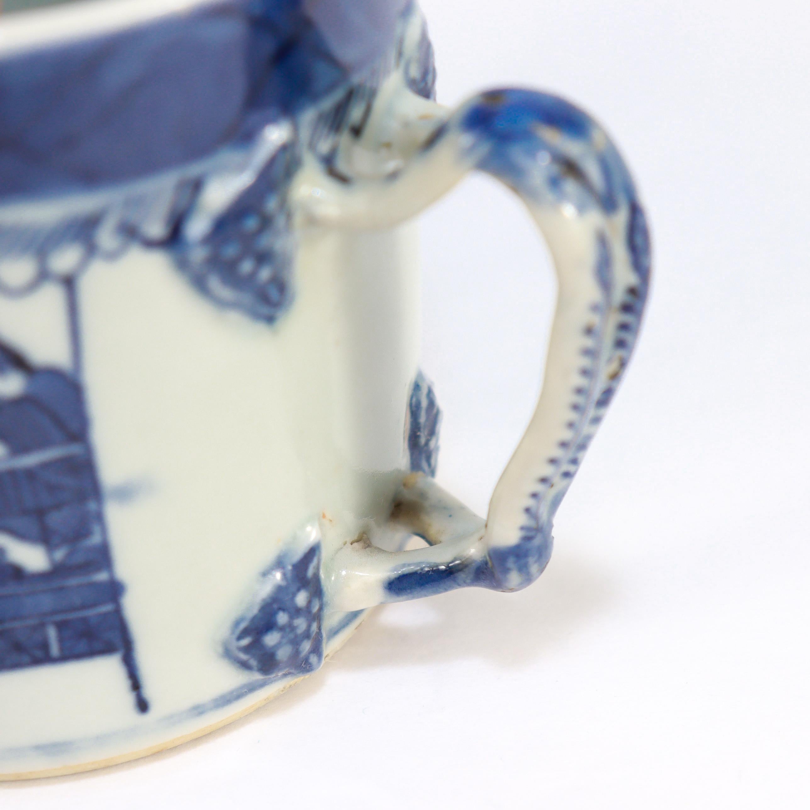 Ancienne tasse à café / tasse à chocolat en porcelaine de Canton bleue et blanche d'exportation chinoise en vente 8