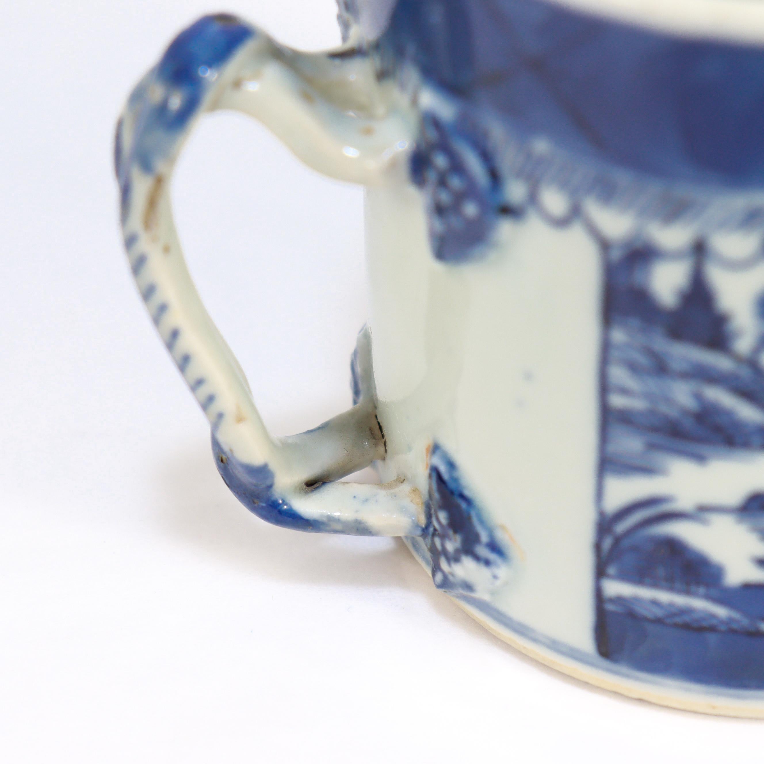 Ancienne tasse à café / tasse à chocolat en porcelaine de Canton bleue et blanche d'exportation chinoise en vente 9