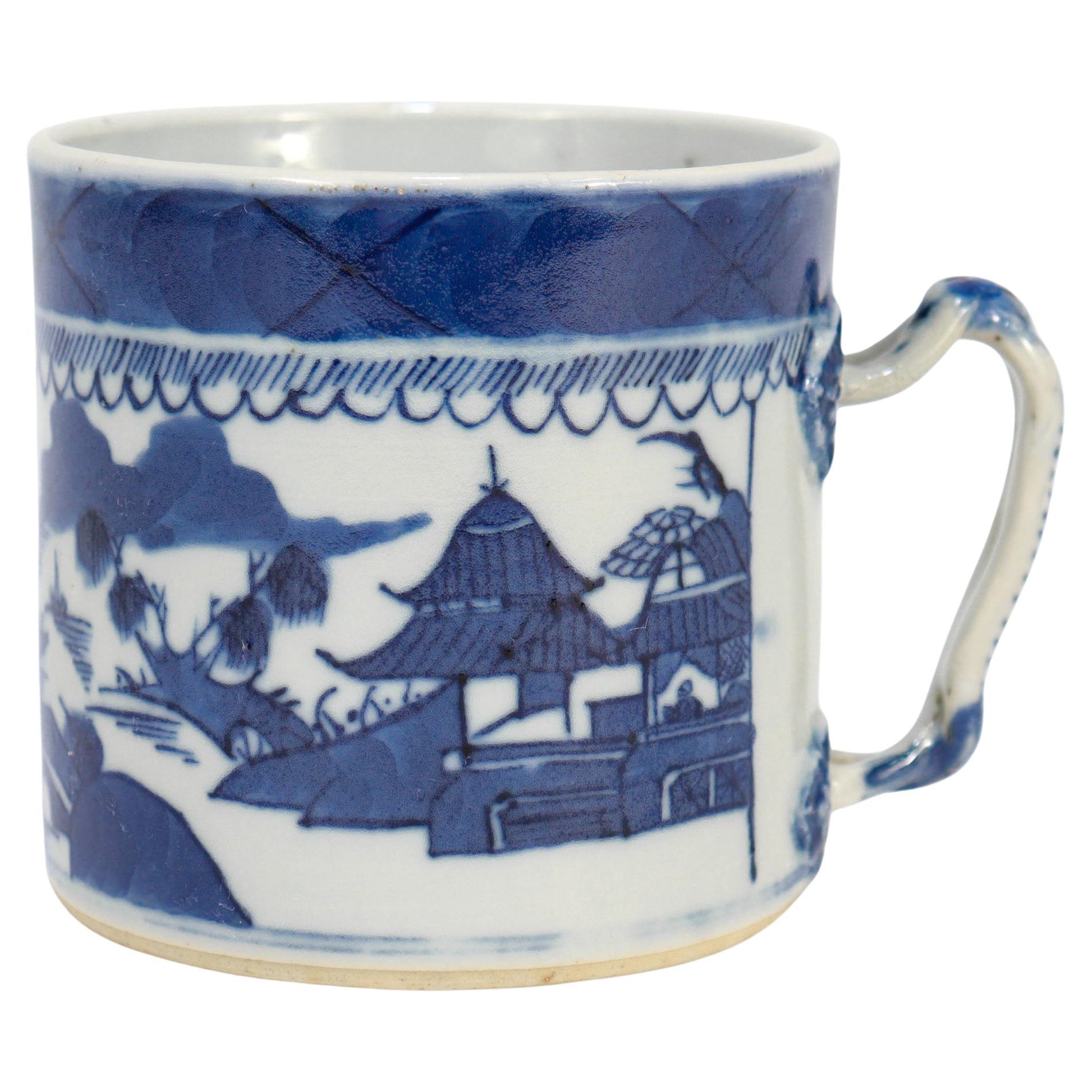 Ancienne tasse à café / tasse à chocolat en porcelaine de Canton bleue et blanche d'exportation chinoise