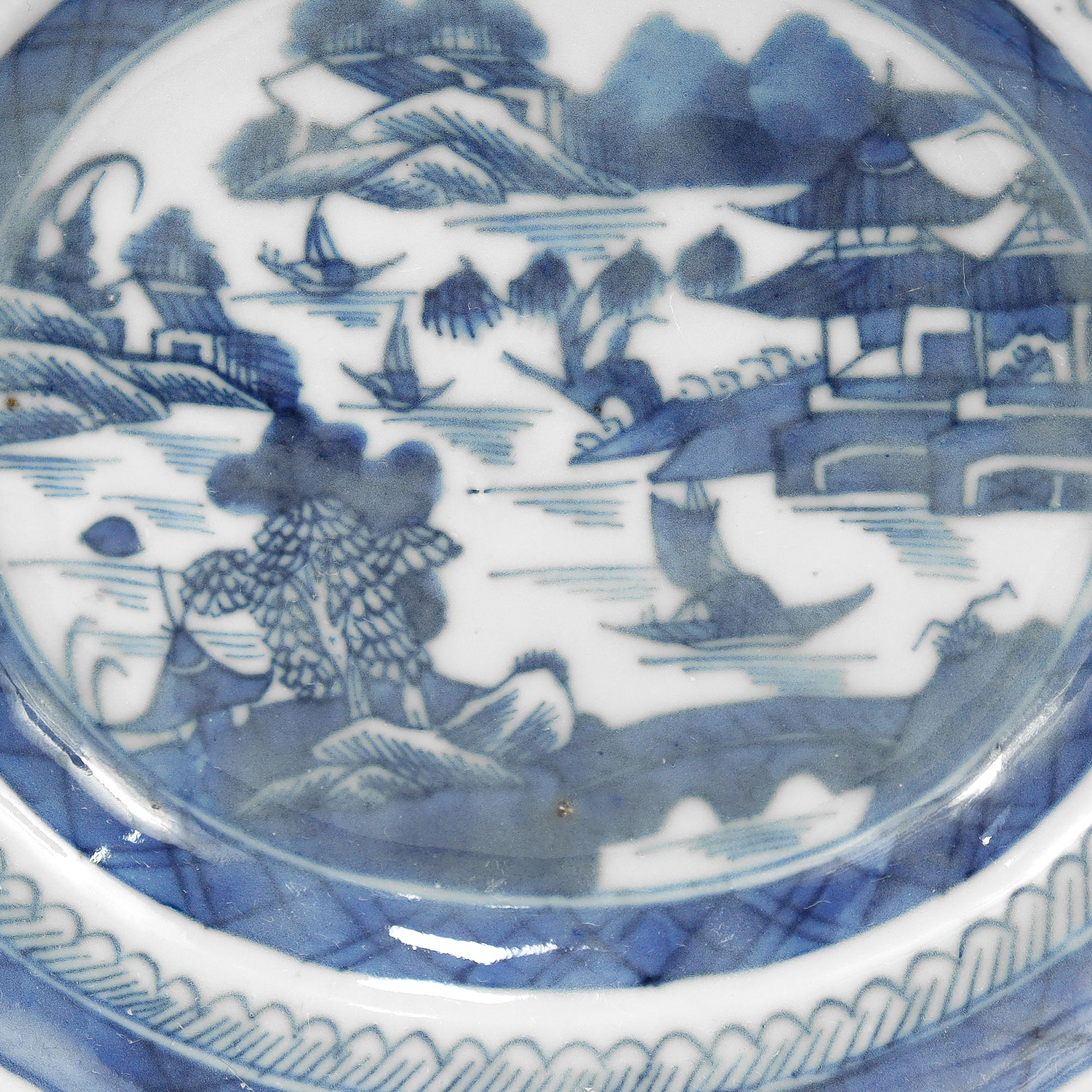 Ancien beurrier couvert en porcelaine de Canton bleu et blanc d'exportation chinoise en vente 8