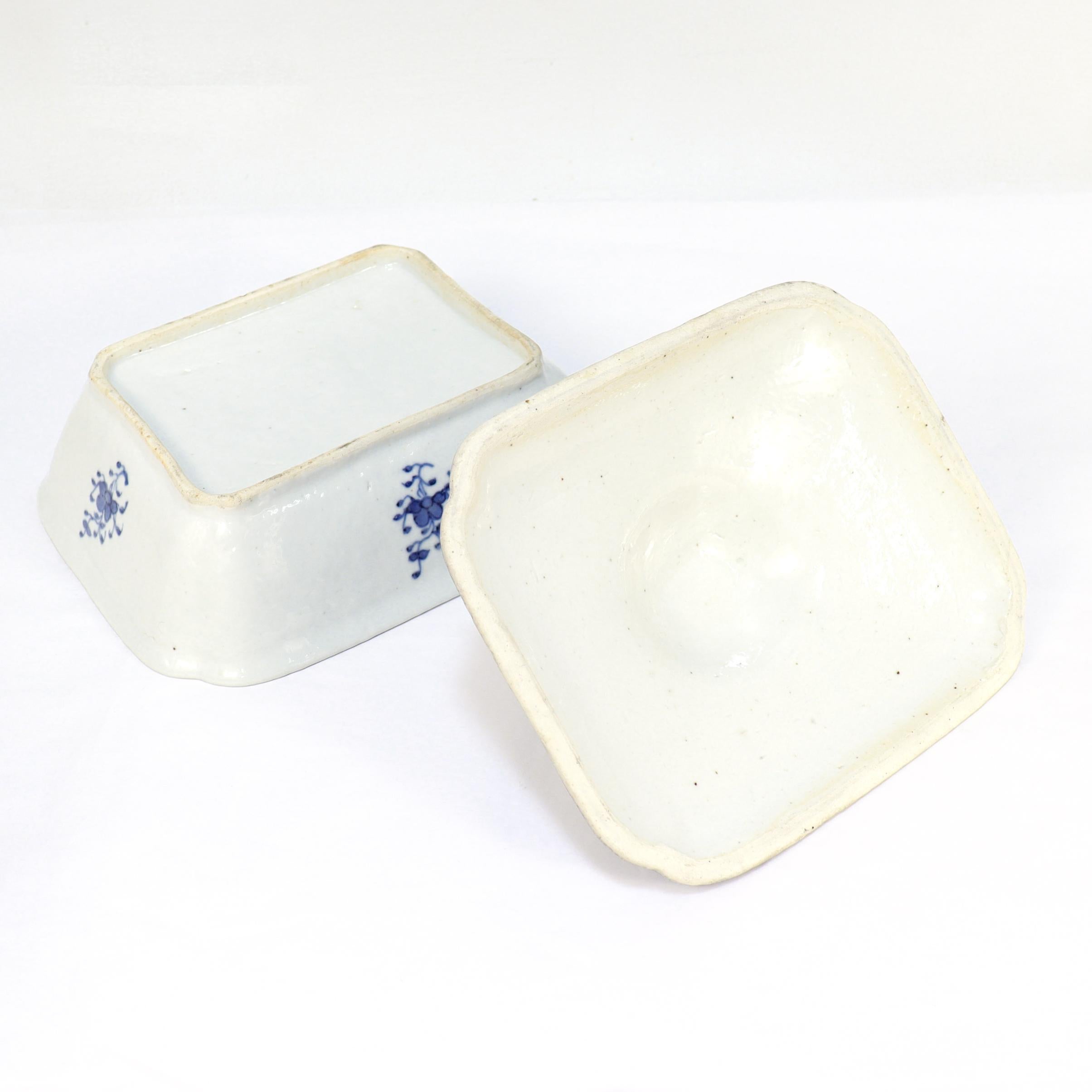 Antique Chinese Export Blue & White Canton Porcelain Covered Vegetable Dish en venta 4