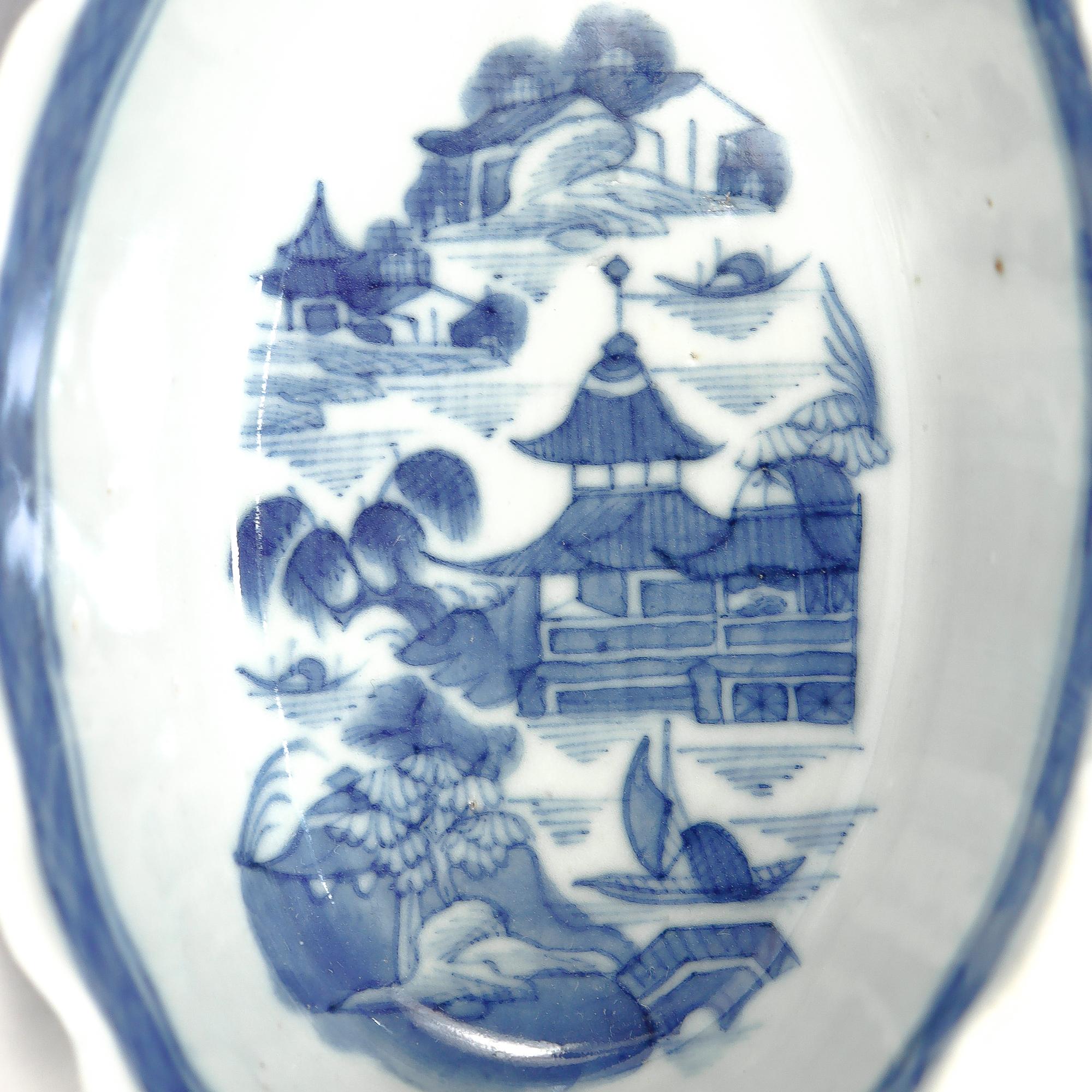 Antique Chinese Export Blue & White Canton Porcelain Gravy or Sauce Boat For Sale 6