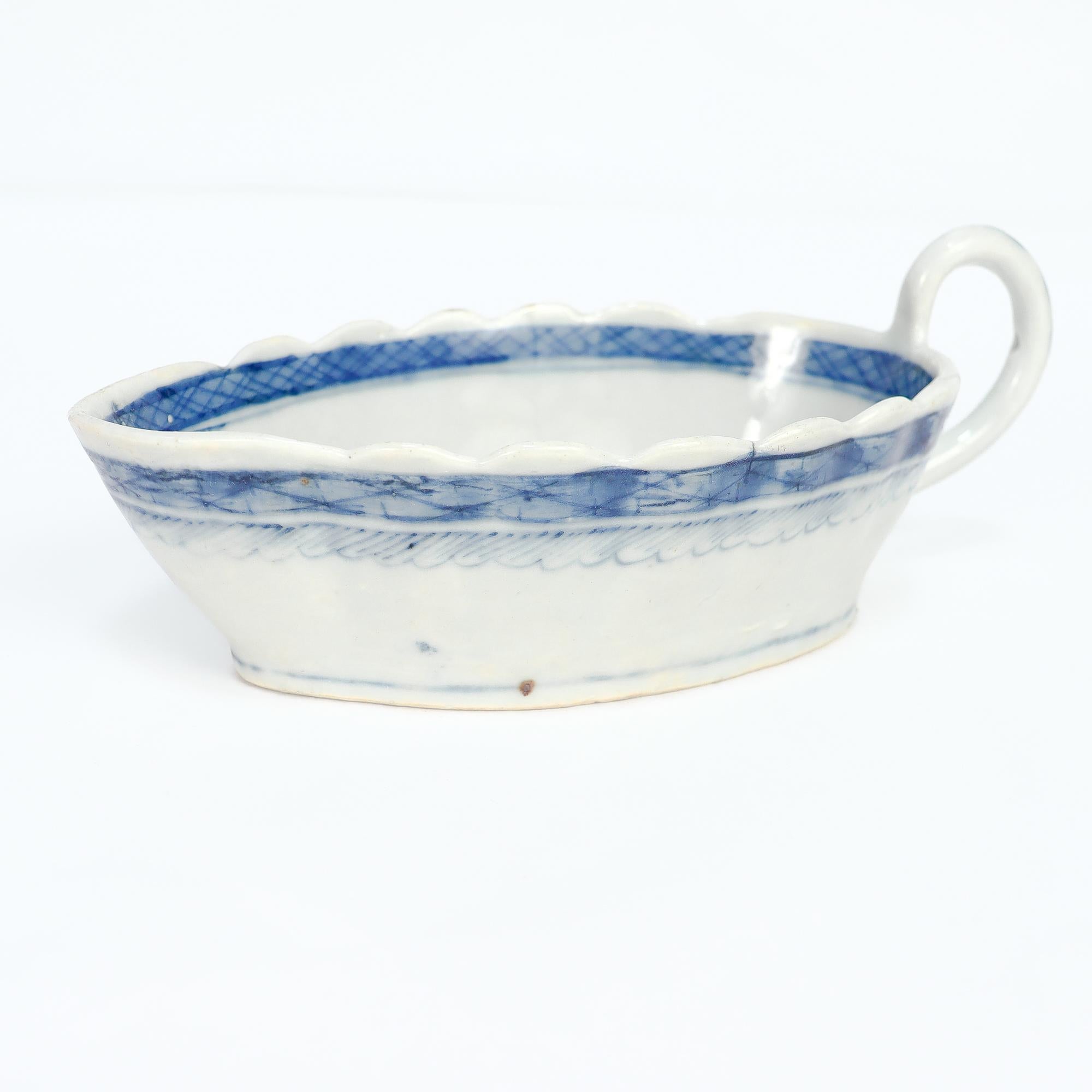 Antique Chinese Export Blue & White Canton Porcelain Gravy or Sauce Boat In Fair Condition For Sale In Philadelphia, PA