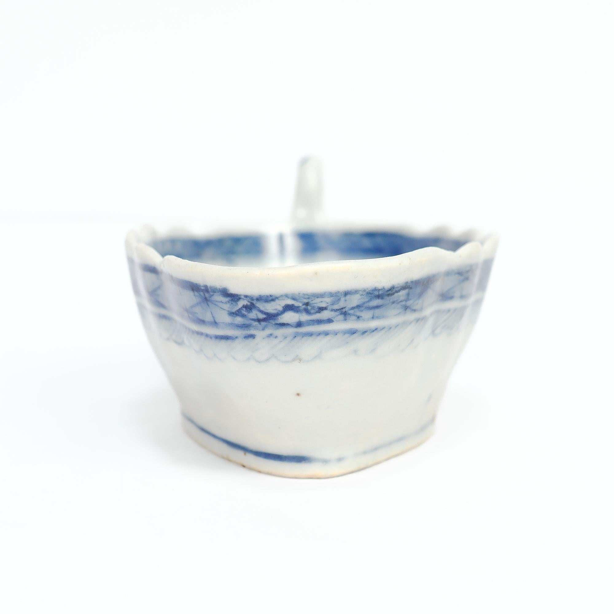 Antique Chinese Export Blue & White Canton Porcelain Gravy or Sauce Boat For Sale 3