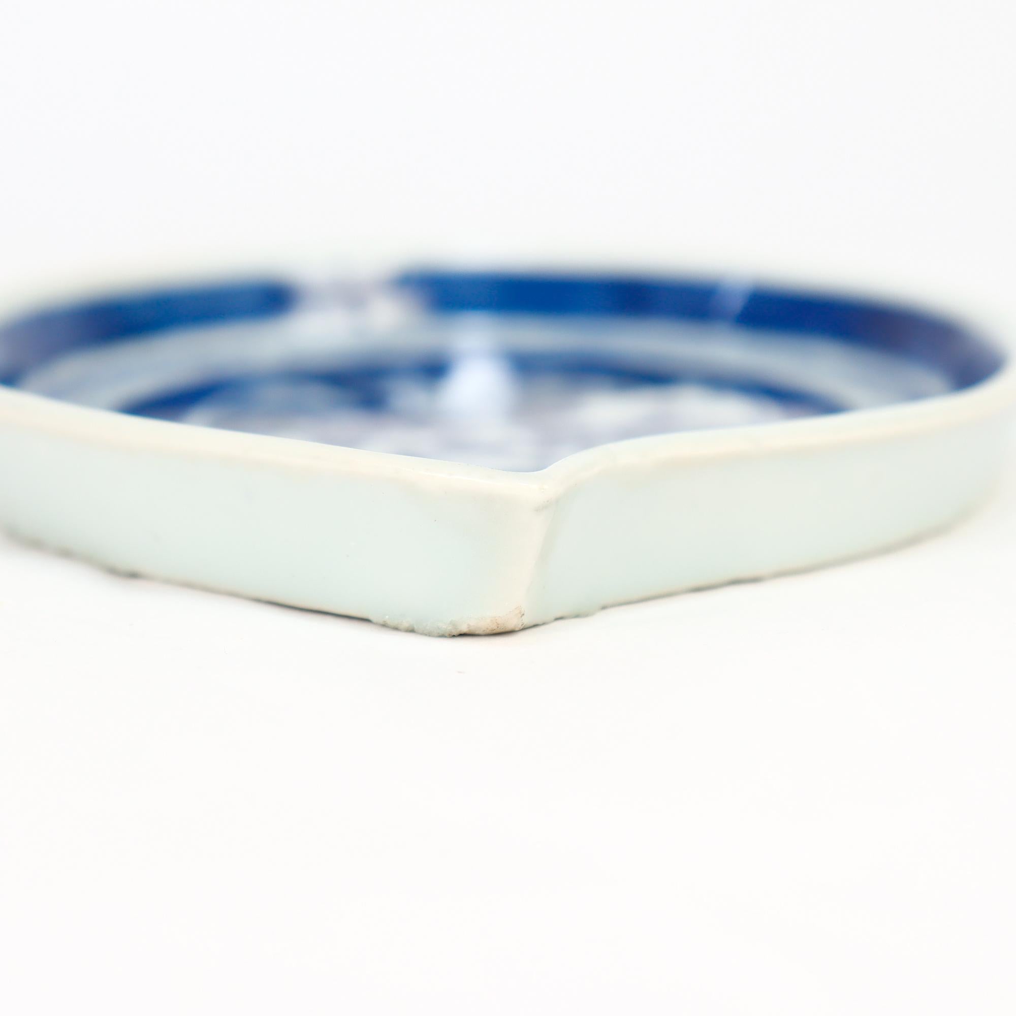 Antike chinesische Export Blau & Weiß Kanton Porzellan Blatt Schale oder Vide Poche im Angebot 4