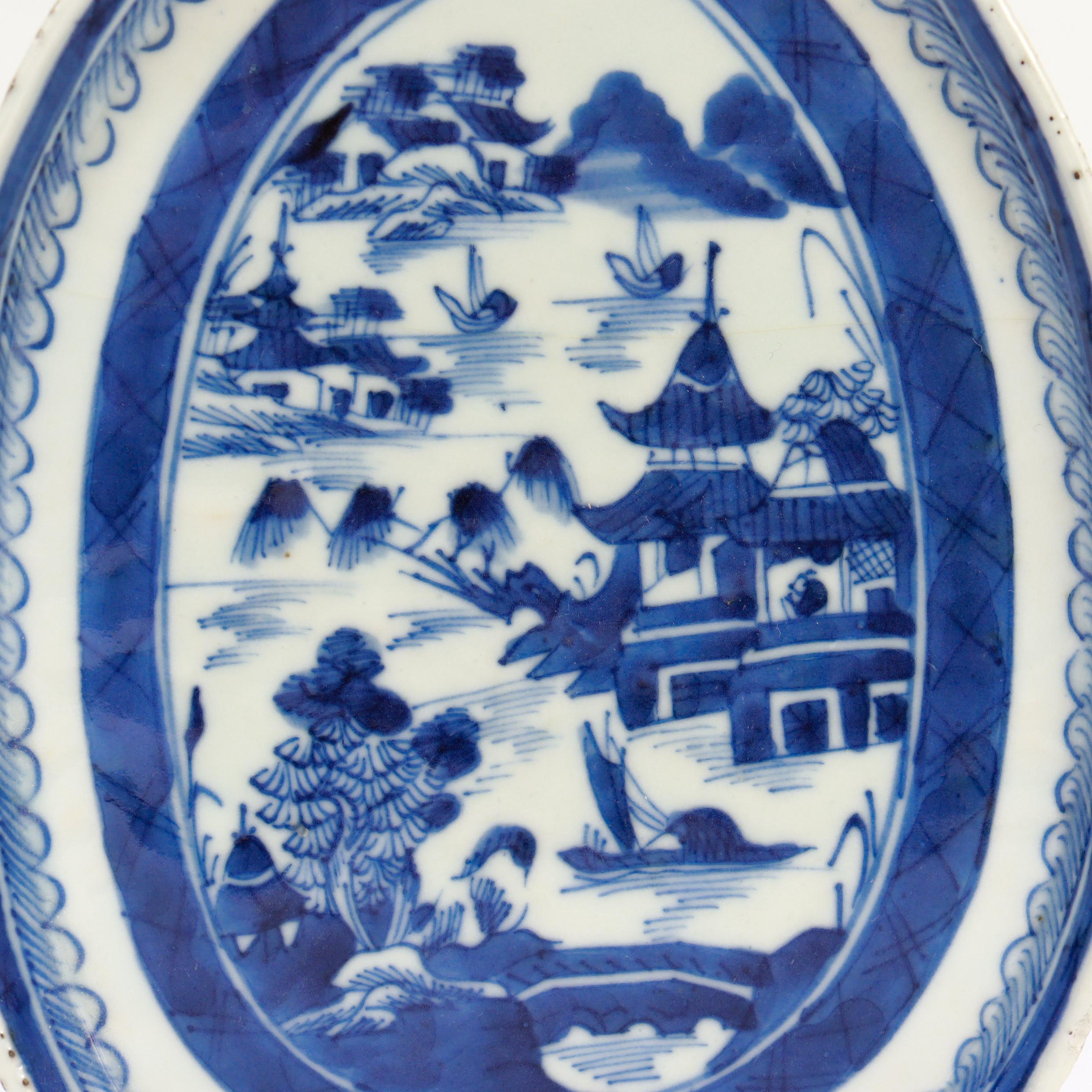 Antique Chinese Export Blue & White Canton Porcelain Leaf Dish or Vide Poche For Sale 2