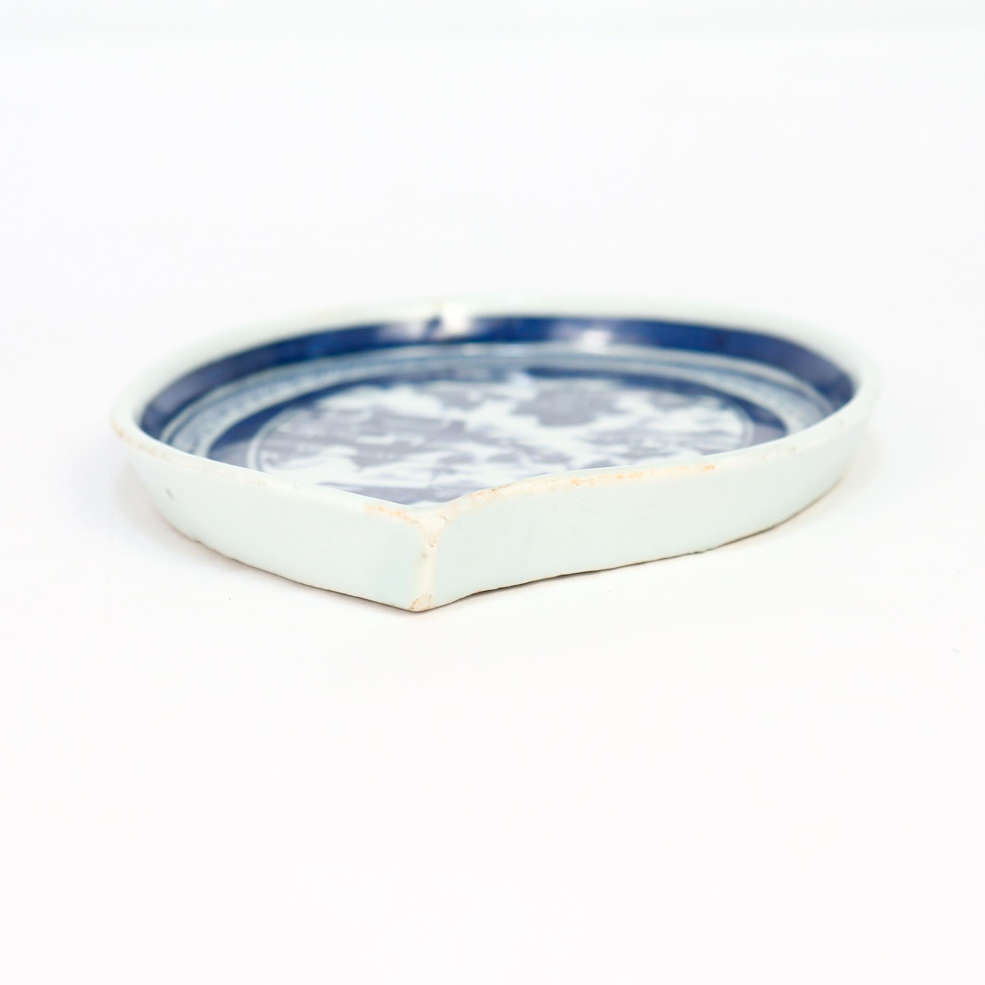 Antike chinesische Export Blau & Weiß Kanton Porzellan Blatt Schale oder Vide Poche im Angebot 2