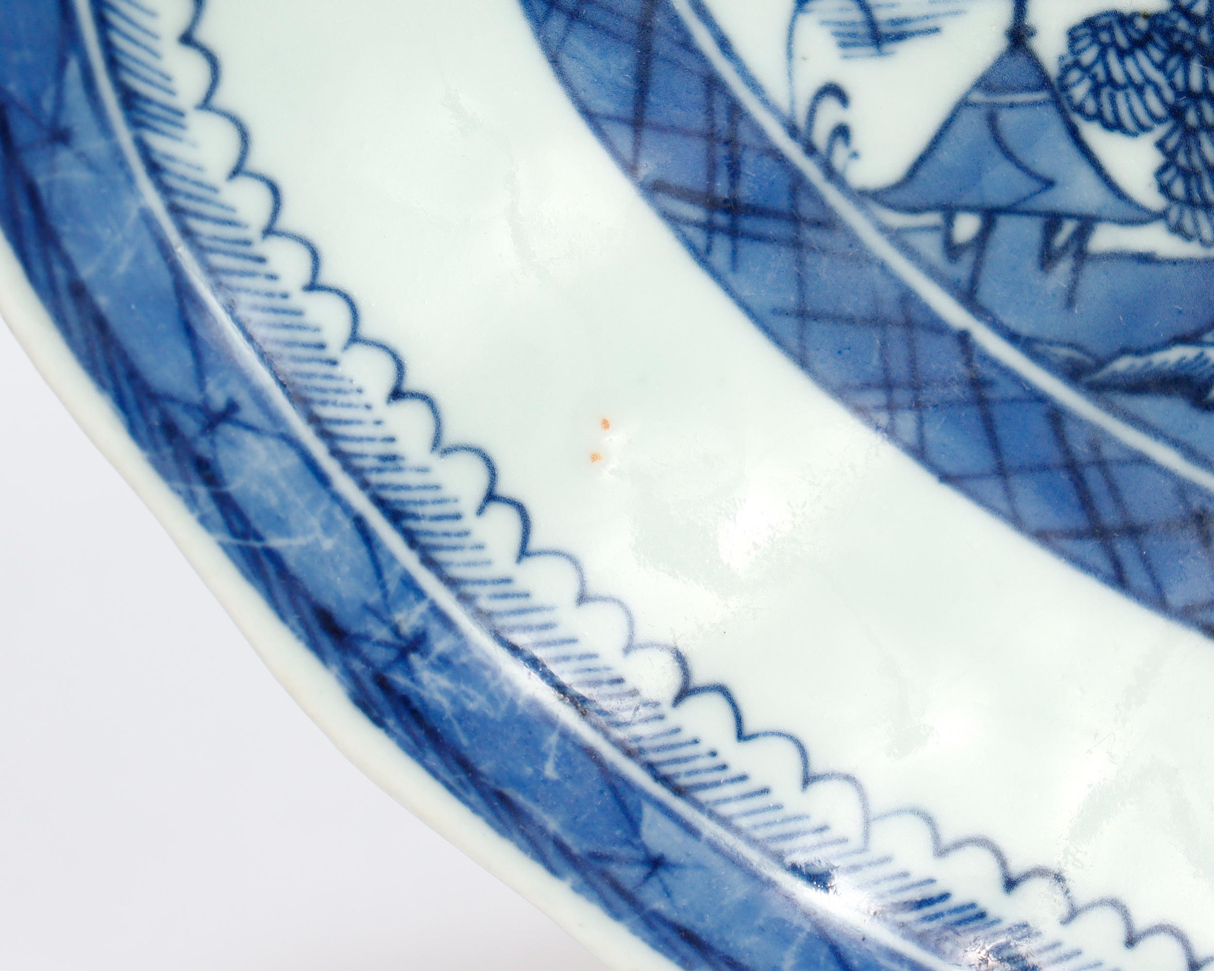 Antike chinesische Export Blau & Weiß Kanton Porzellan Servierplatte oder Teller im Angebot 7