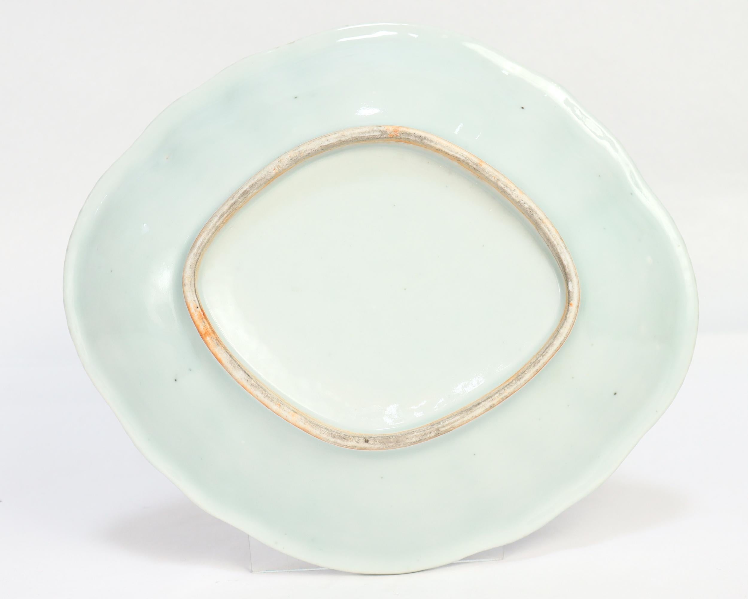 Antike chinesische Export Blau & Weiß Kanton Porzellan Servierplatte oder Teller (Chinesisch) im Angebot