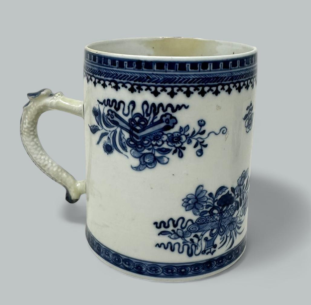 Antique Chinese Export Blue White Qing Dynasty Beer Tankard Childs Mug 18th Cent In Good Condition For Sale In Dublin, Ireland