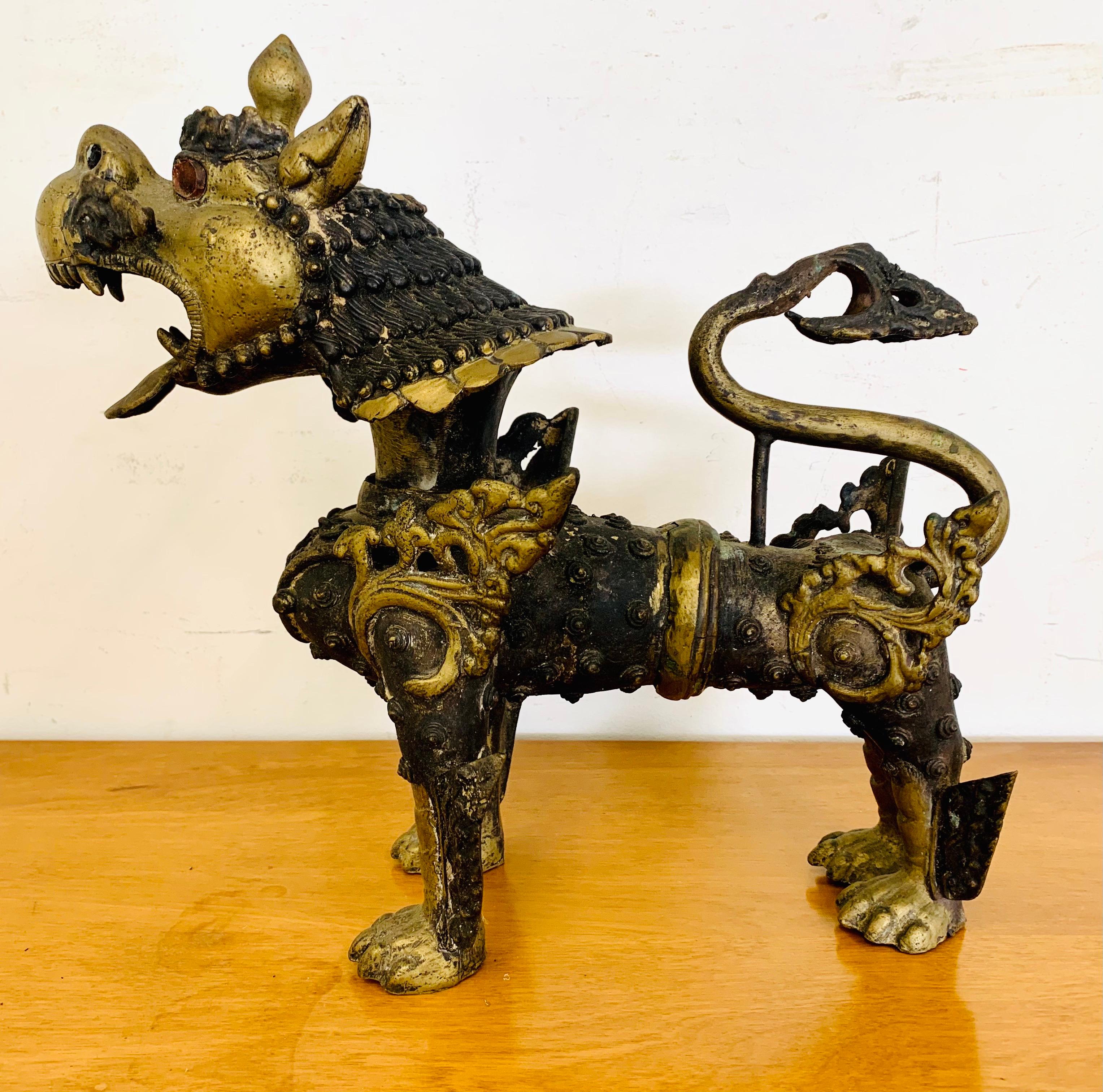 Antique Chinese Export Cast Brass Pair of Foo Dogs In Good Condition In West Hartford, CT