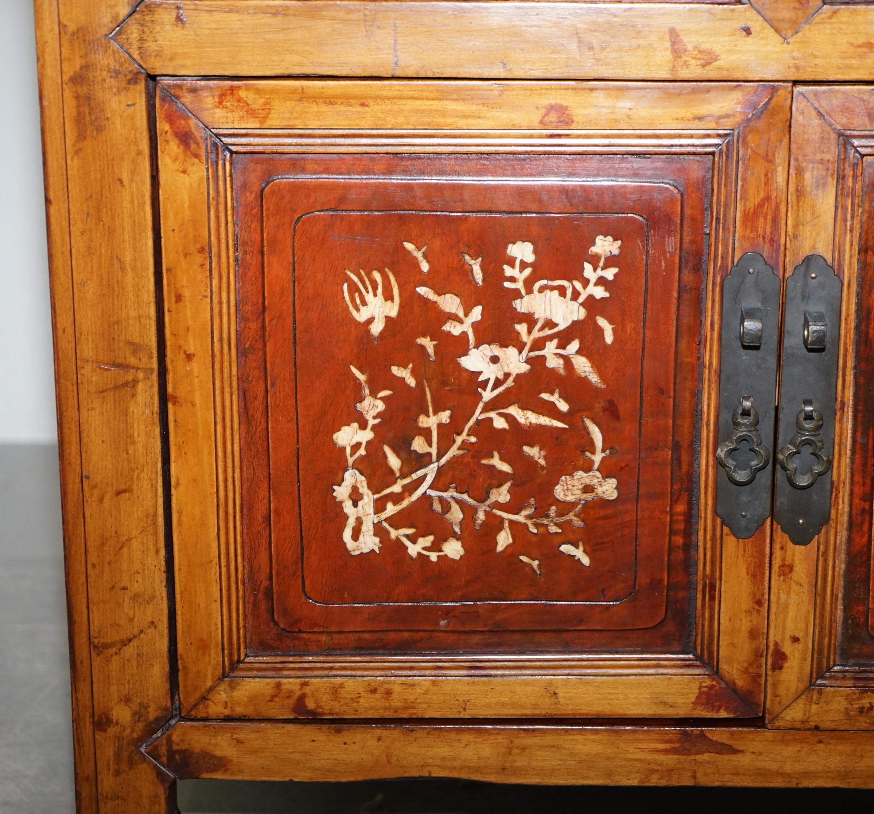 Hand-Crafted Antique Chinese Export circa 1900 Redwood Lacquered Inlaid Wash Stand Sideboard For Sale