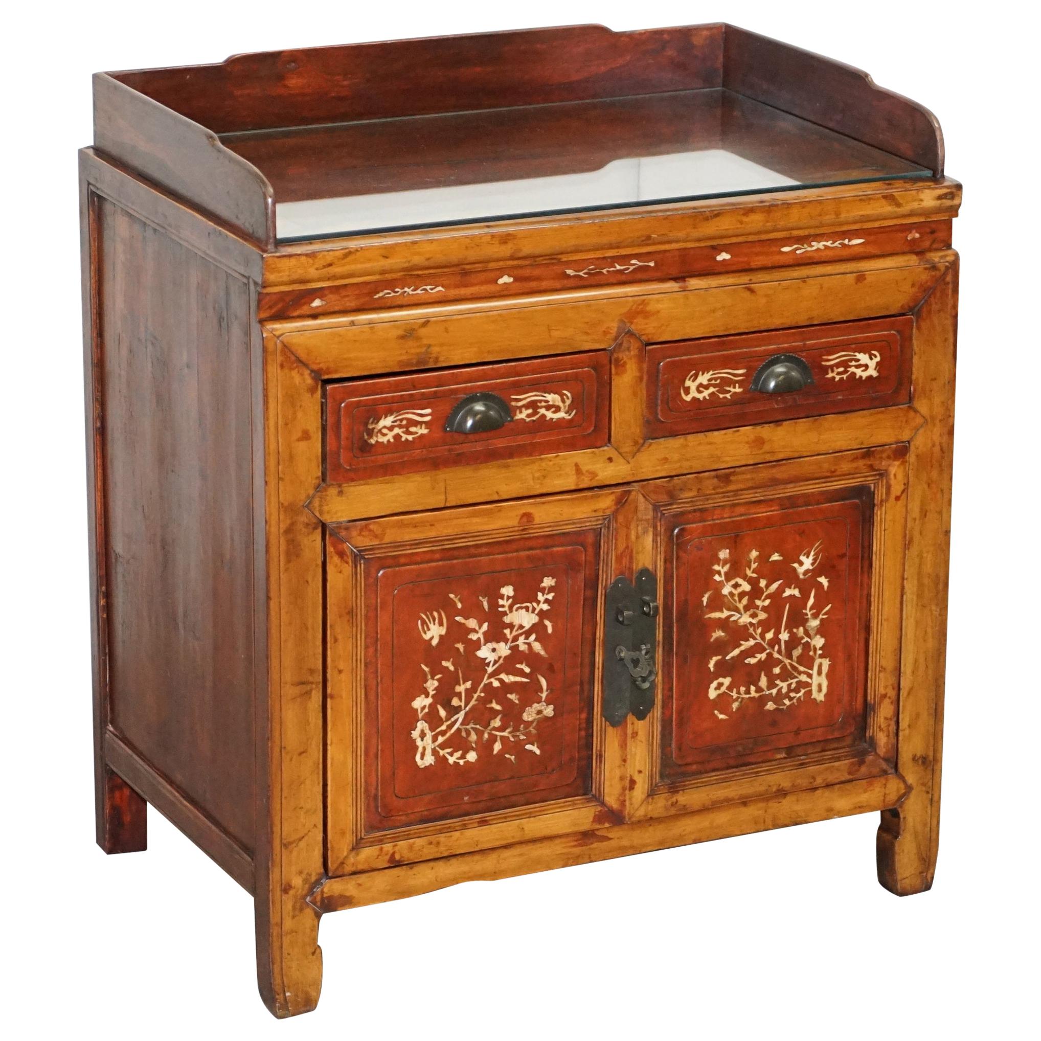 Antique Chinese Export circa 1900 Redwood Lacquered Inlaid Wash Stand Sideboard For Sale