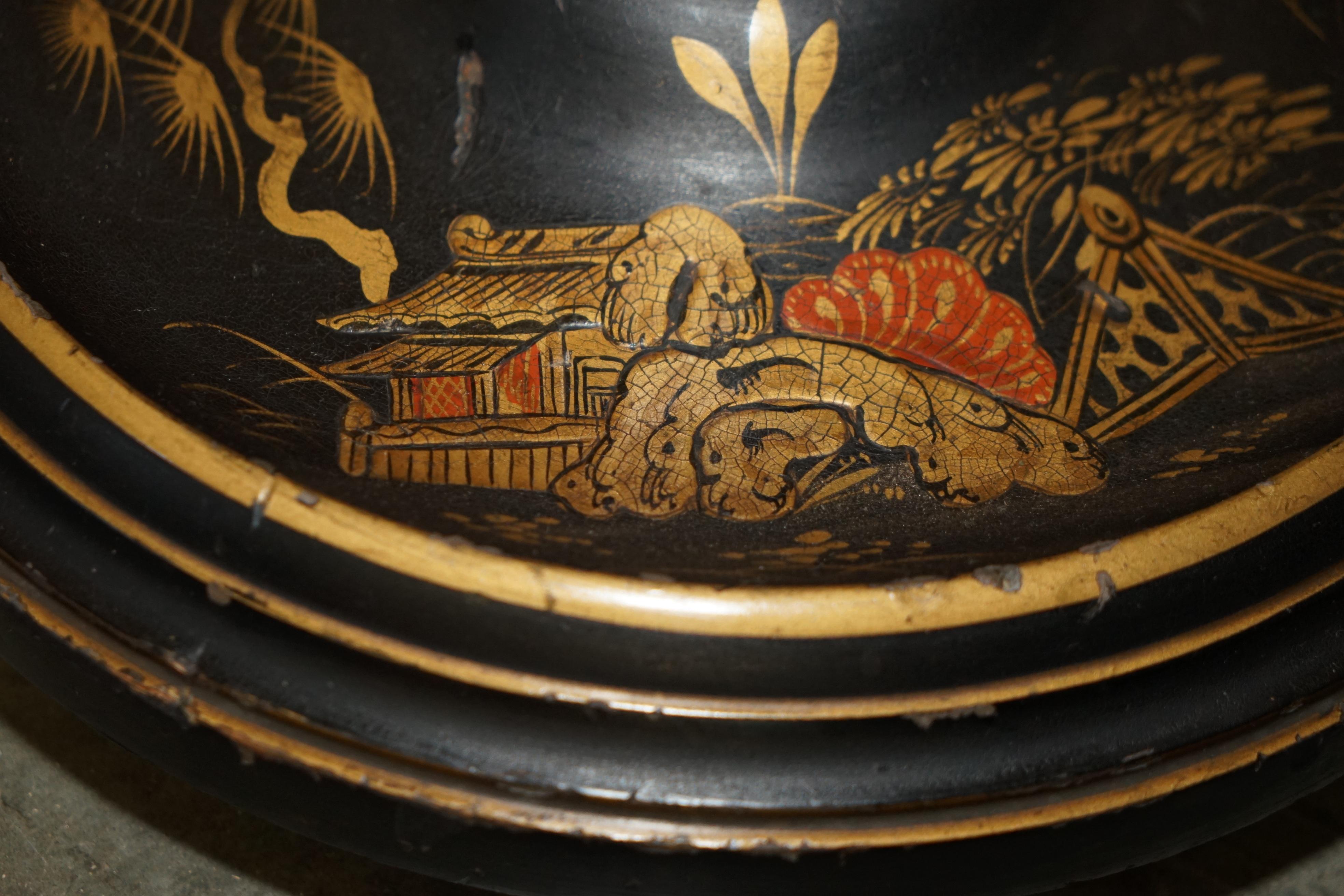 Laqué ANTIQUE CHINESE EXPORT CIRCA 1920 ANTiQUE CHINOISERIE NOIRE LACQUER FLOOR LAMP en vente
