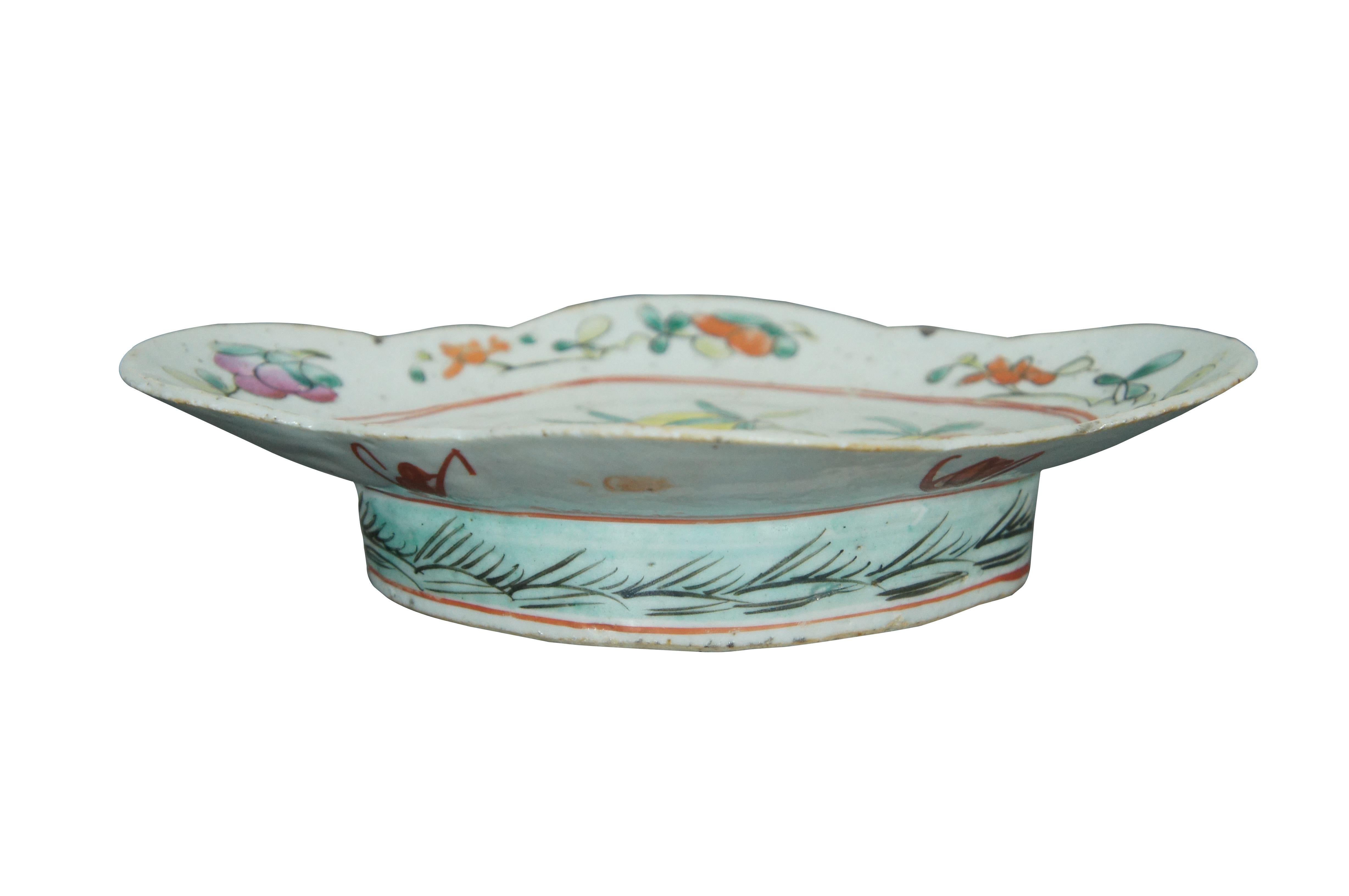 Antique Chinese Export Famille Rose Footed Floral Polychrome Chop Suey Bowl Dish In Good Condition For Sale In Dayton, OH