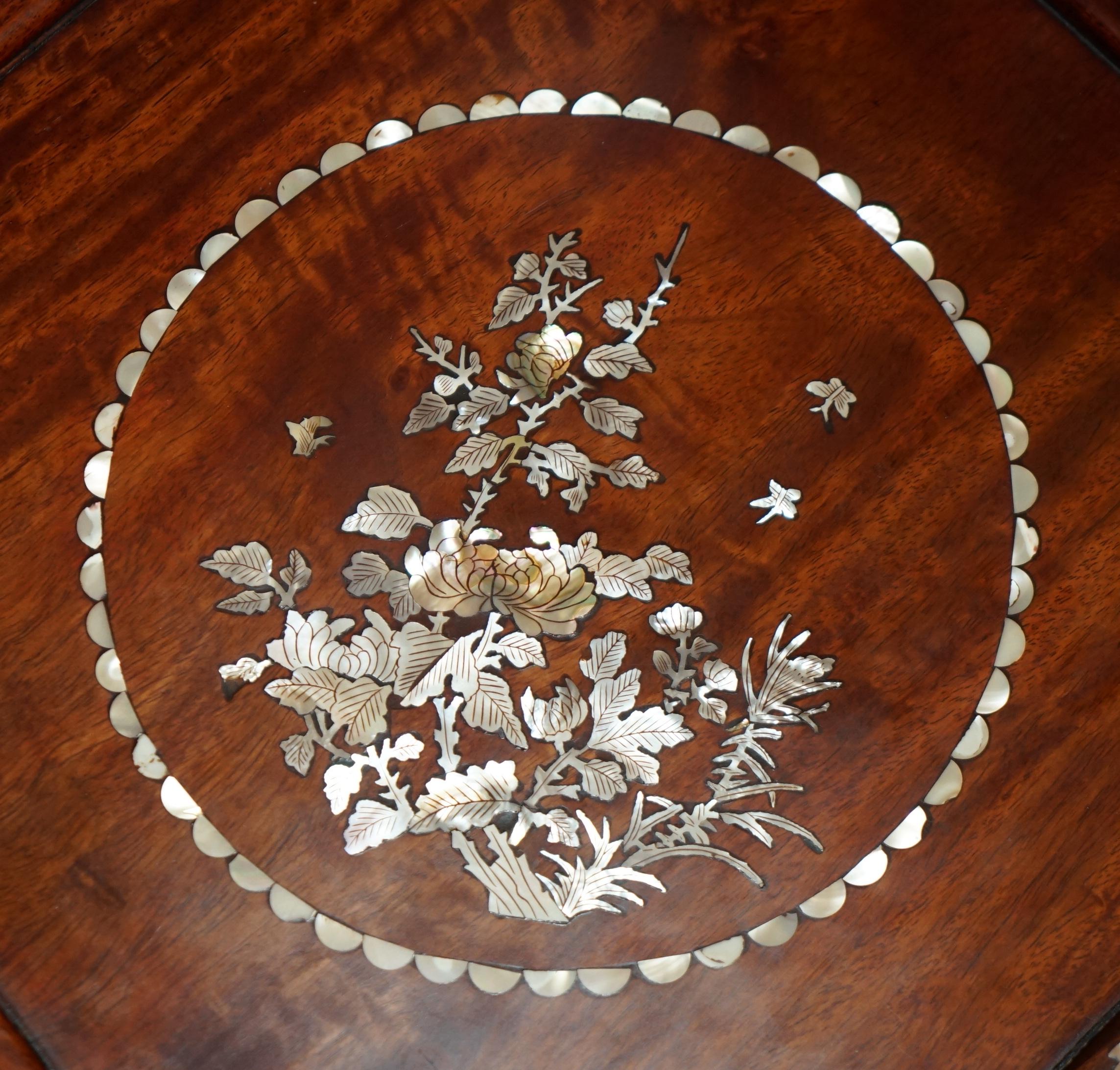 ANTIQUE CHINESE EXPORT HARDWOOD  MOTHER OF PEARL CIRCA 1920's TABLE & CHAIRS SET en venta 9