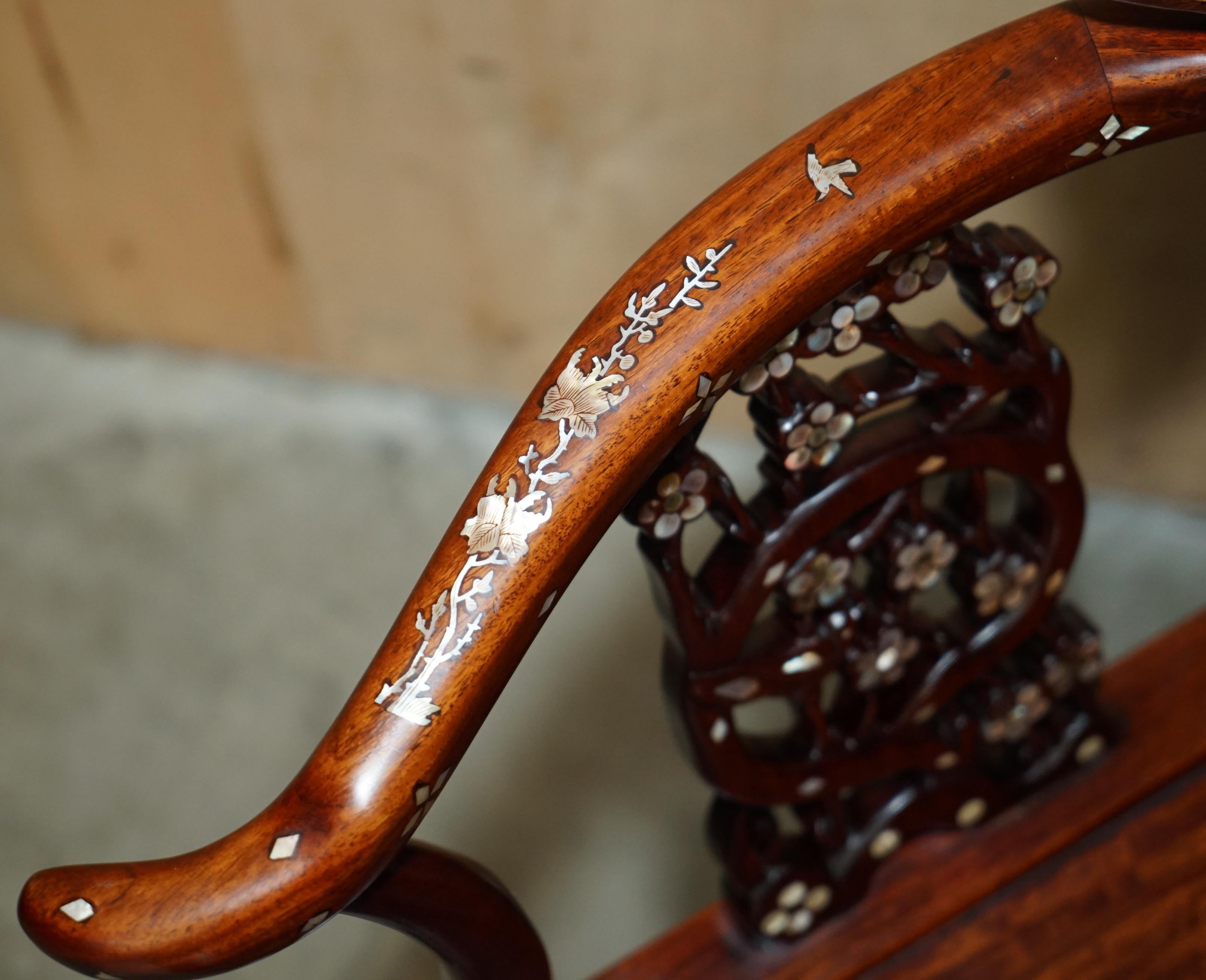 ANTIQUE CHINESE EXPORT HARDWOOD  MOTHER OF PEARL CIRCA 1920's TABLE & CHAIRS SET en venta 11