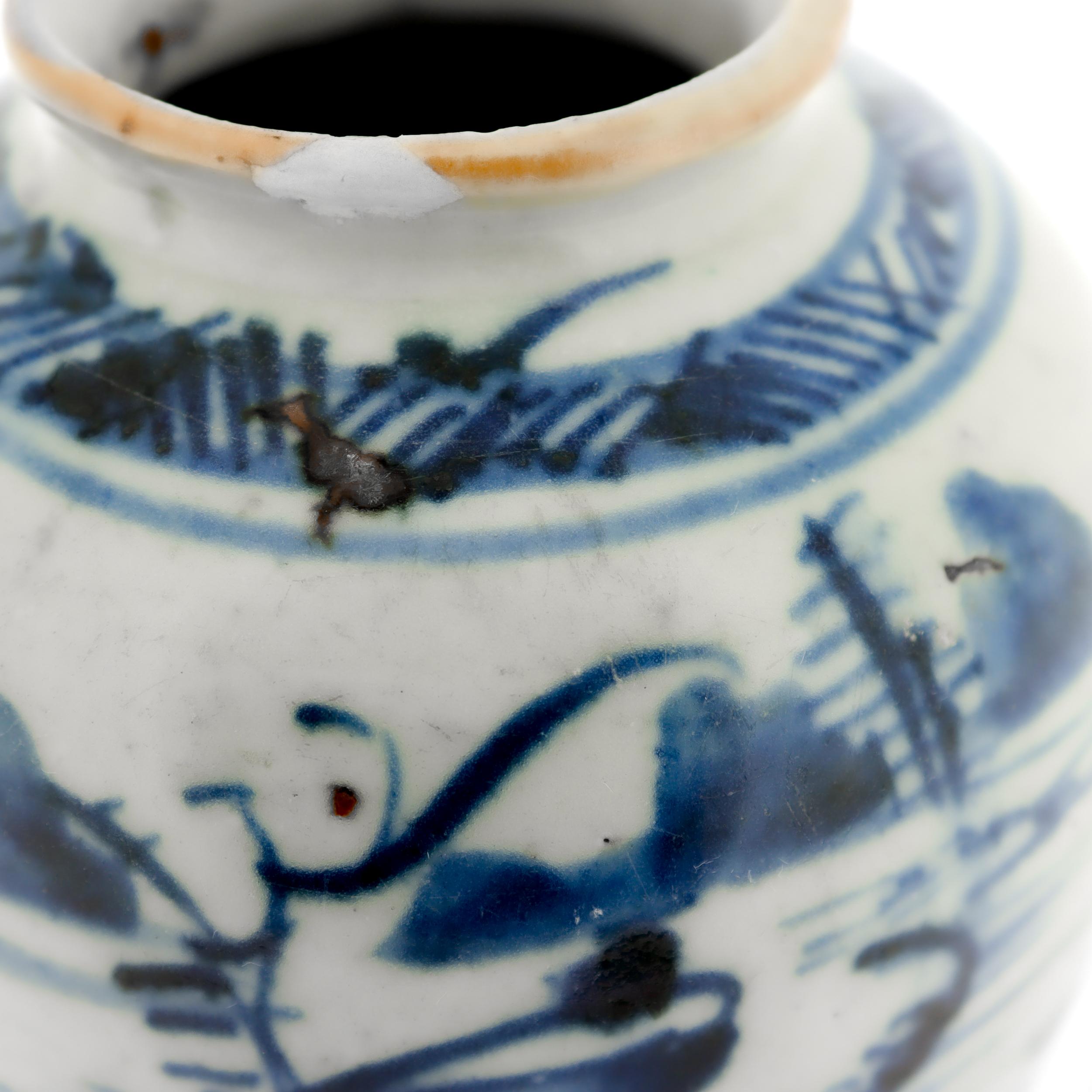 Antique Chinese Export Porcelain Blue & White Miniature Cabinet Sized Ginger Jar For Sale 7