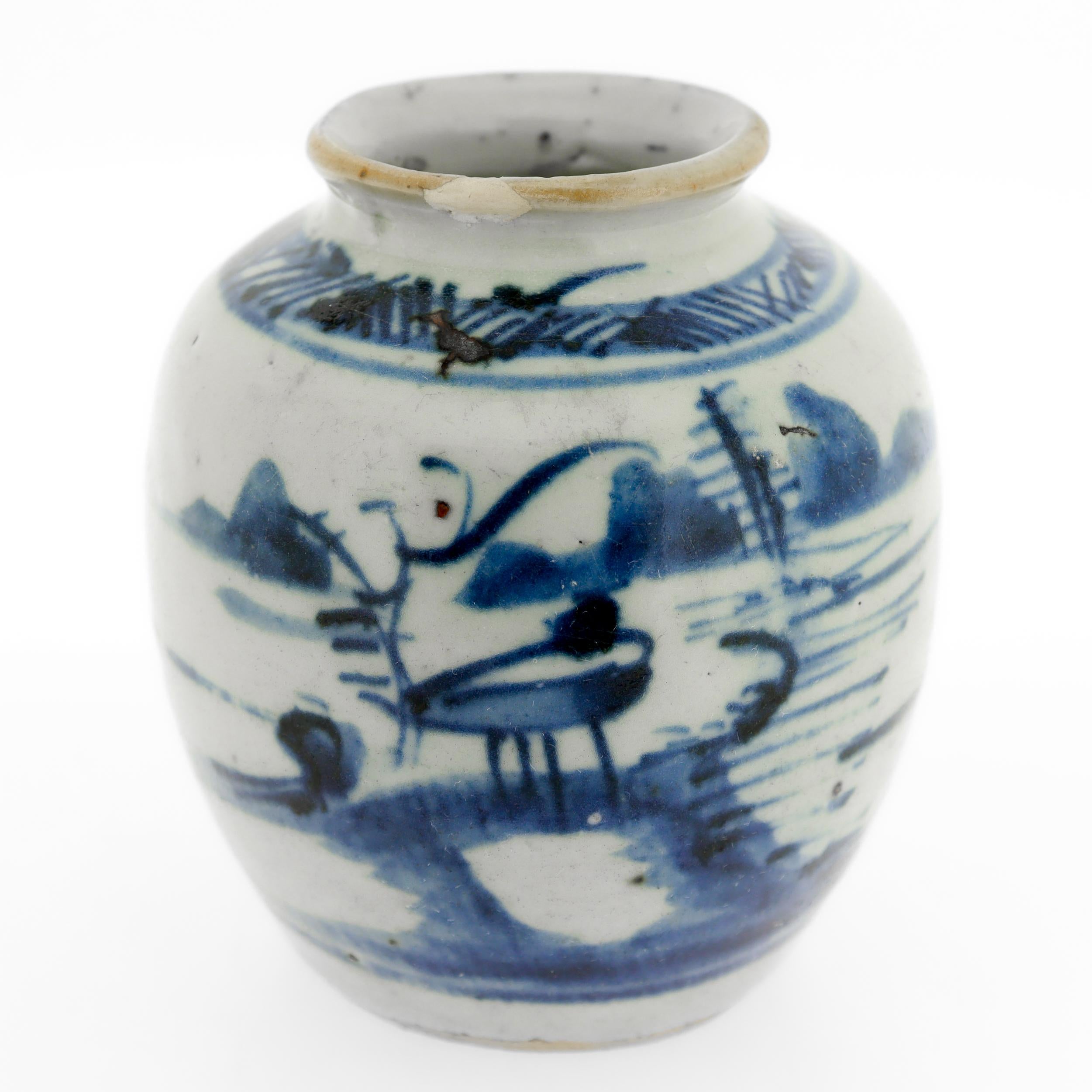 Antique Chinese Export Porcelain Blue & White Miniature Cabinet Sized Ginger Jar In Fair Condition For Sale In Philadelphia, PA
