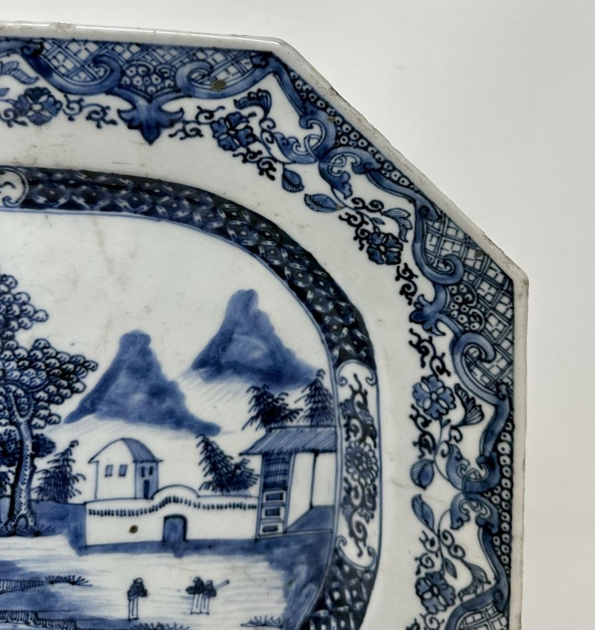 Chinois Assiette plate ancienne en porcelaine bleue et blanche d'exportation chinoise Qianlong Période 1760 en vente