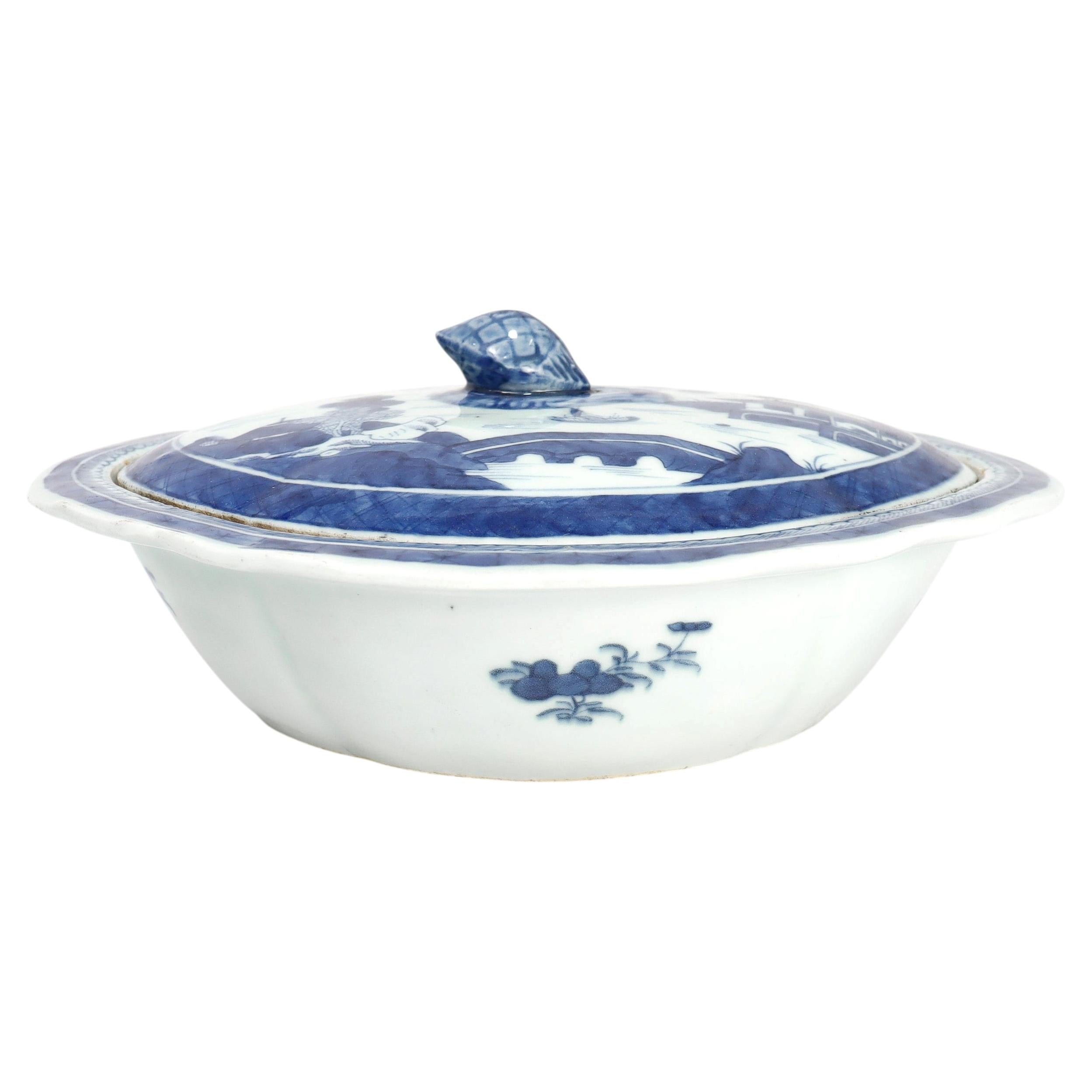 Antique Chinese Export Porcelain Canton Pattern Covered Vegetable Dish