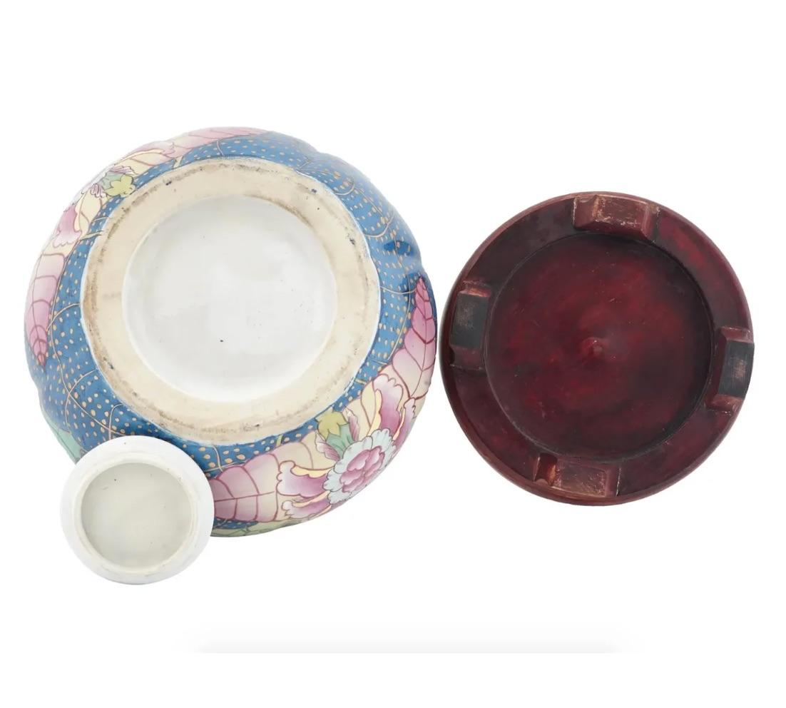 20th Century Antique Chinese Export Porcelain Enameled Bowl