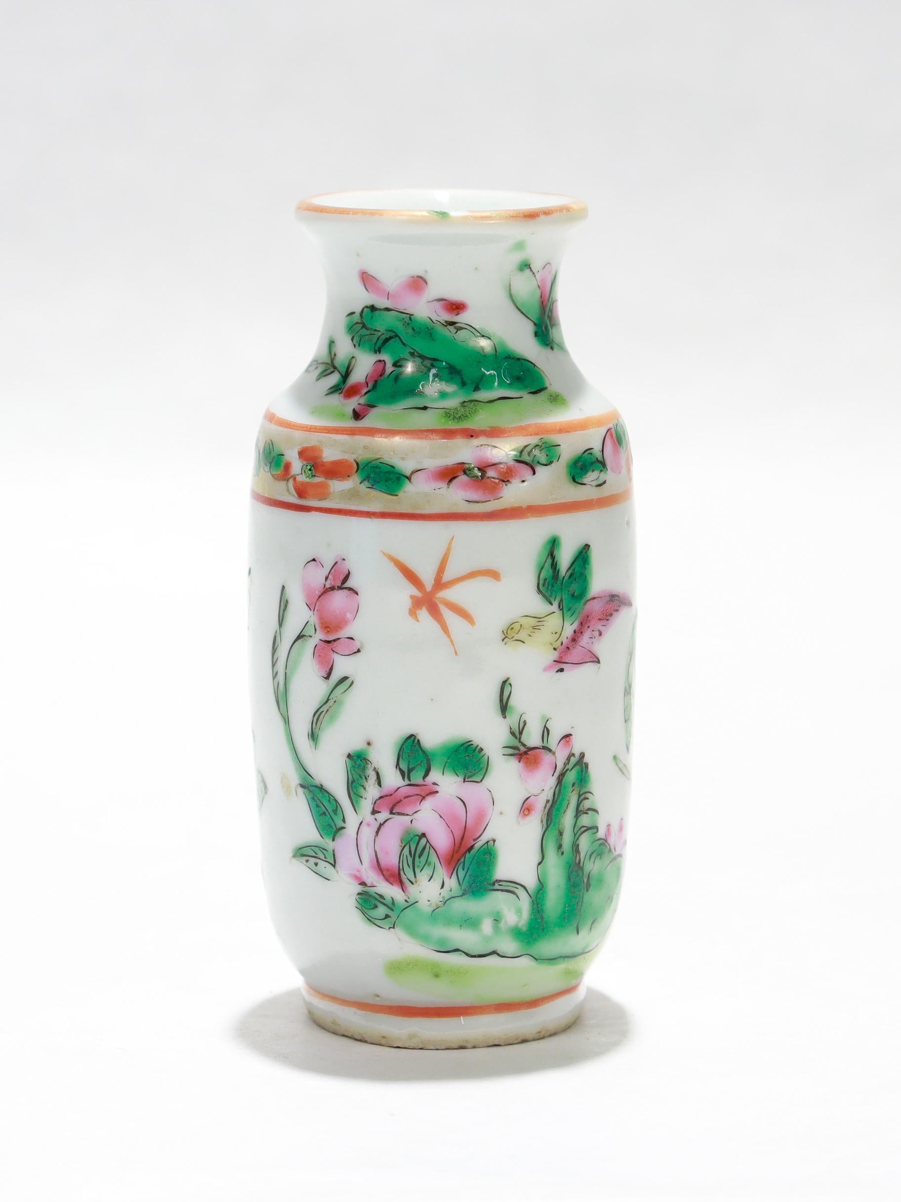Antique Chinese Export Porcelain Famille Rose Bud Vase or Miniature Cabinet Vase For Sale 1