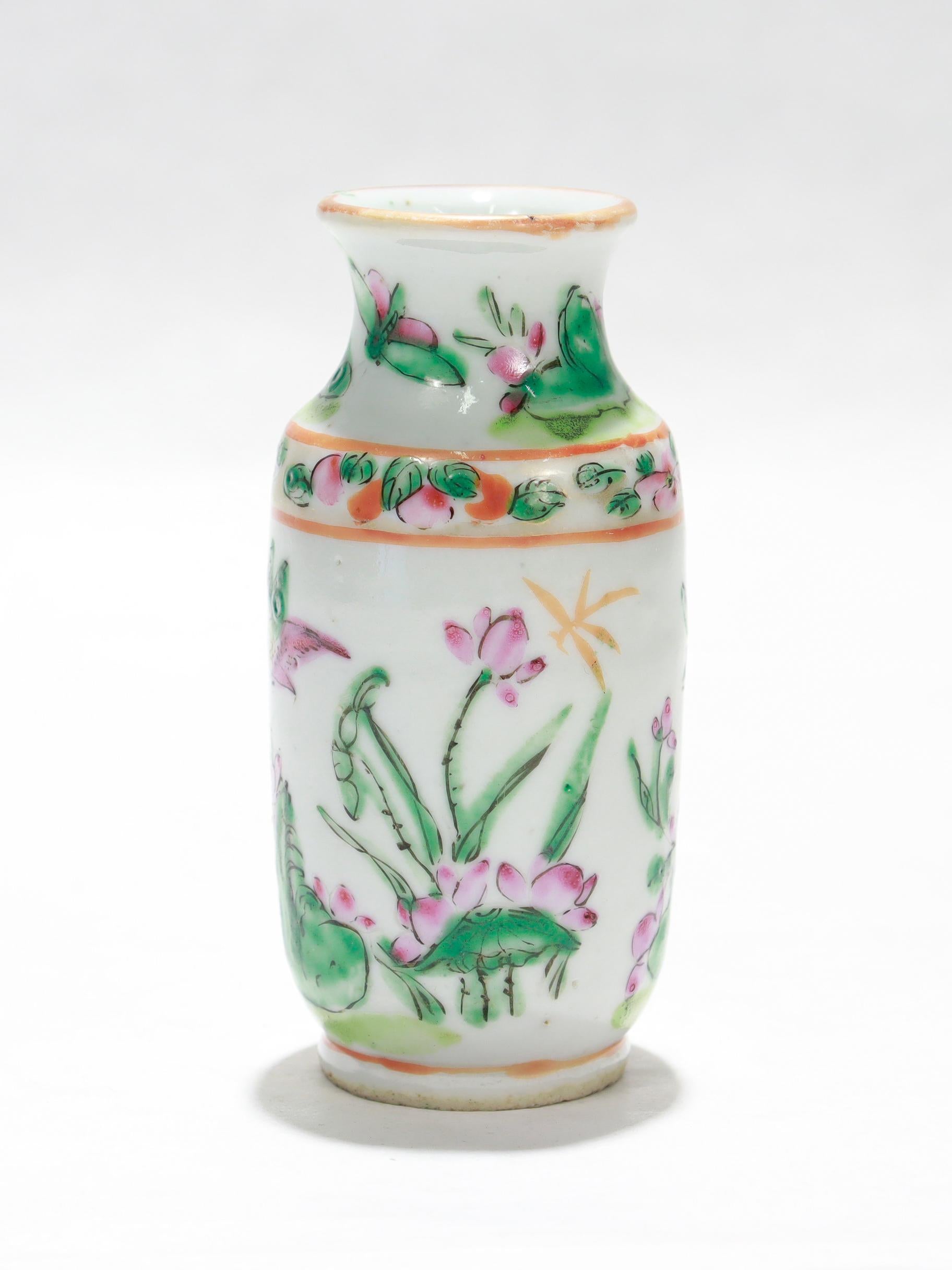 Antique Chinese Export Porcelain Famille Rose Bud Vase or Miniature Cabinet Vase For Sale 2