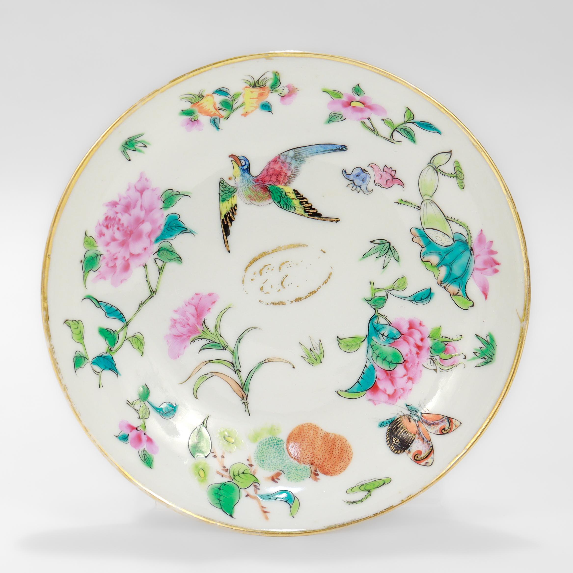 Pareja de taza y platillo antiguos de porcelana china de exportación Famille Rose en venta 7