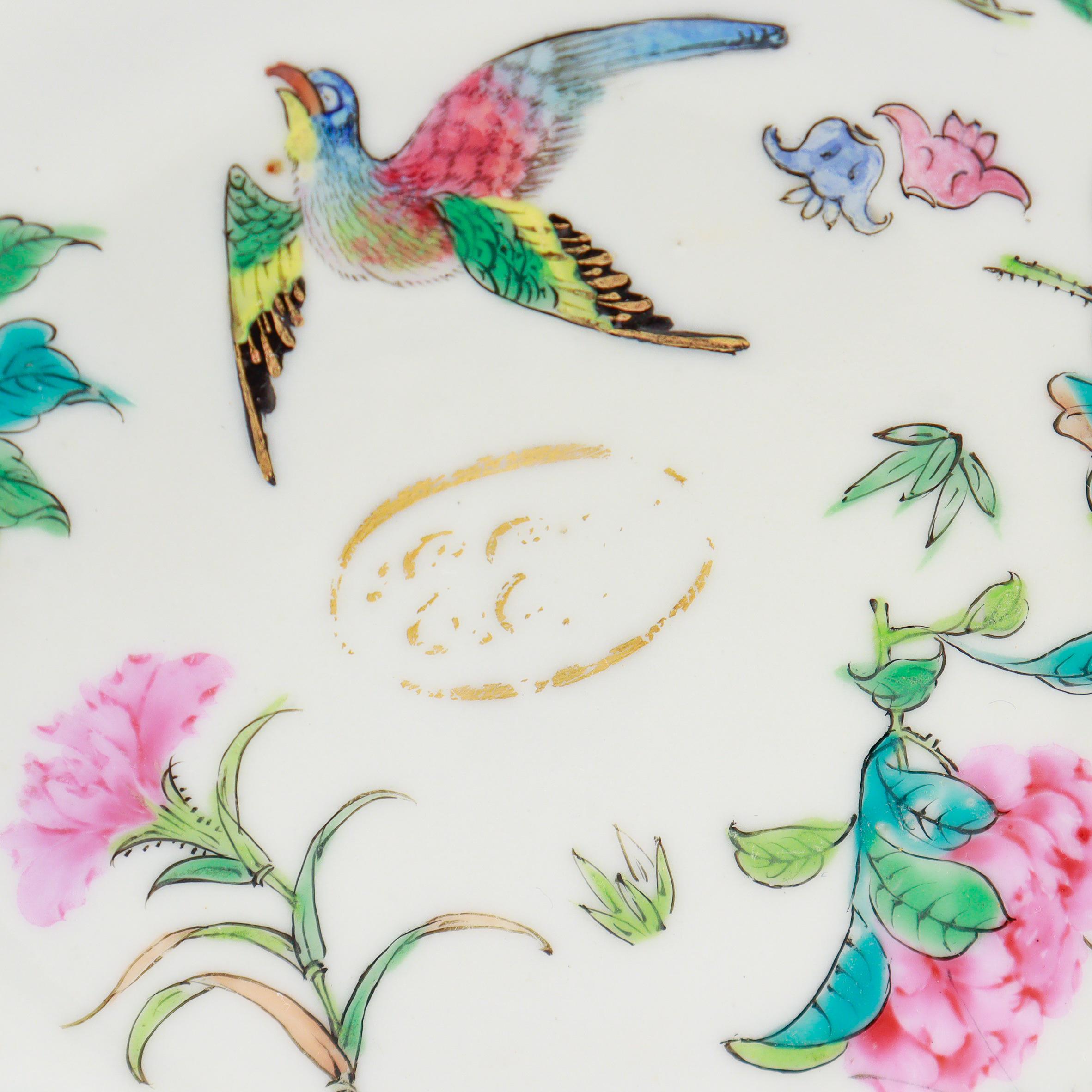 Pareja de taza y platillo antiguos de porcelana china de exportación Famille Rose en venta 9