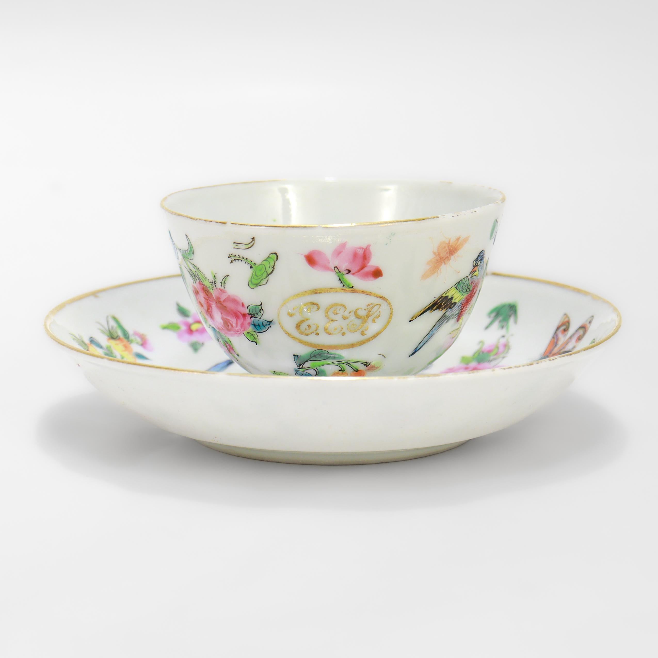 Pareja de taza y platillo antiguos de porcelana china de exportación Famille Rose Chino en venta