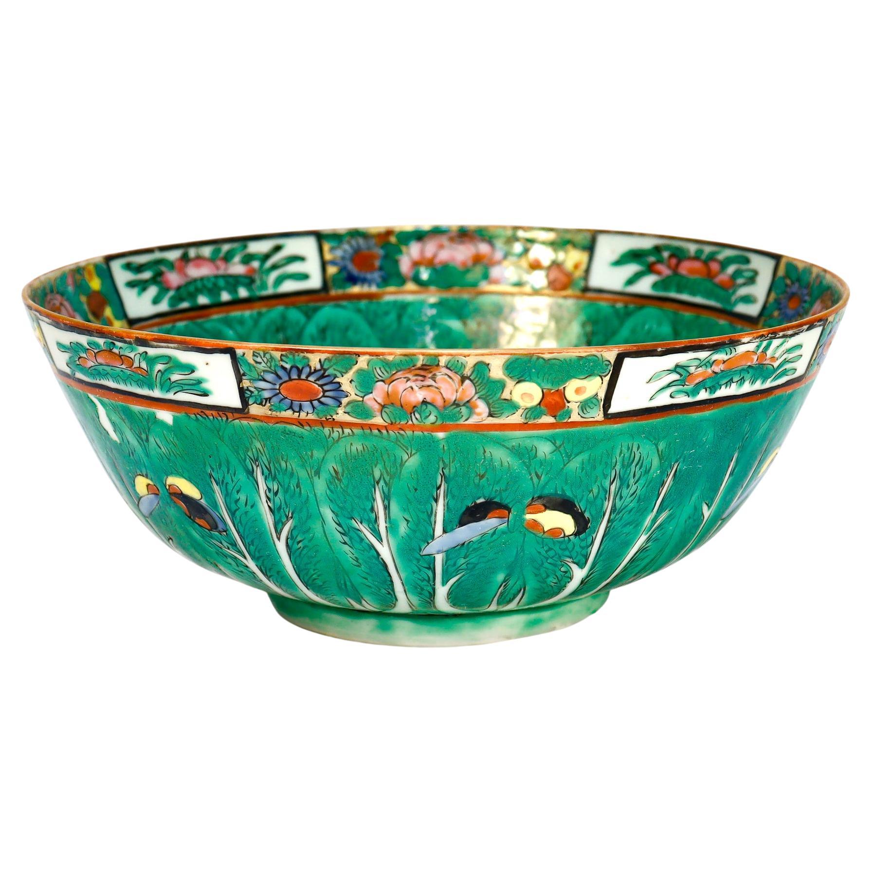 Antique Chinese Export Porcelain Famille Verte 
Cabbage Leaf
 Bowl For Sale