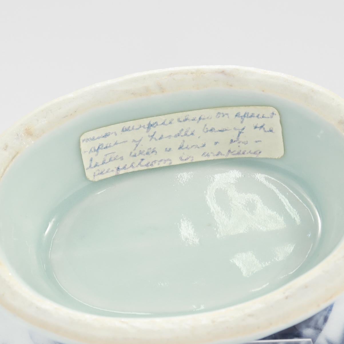 Antique Chinese Export Porcelain Gravy or Sauce Boat with Phoenixes For Sale 10