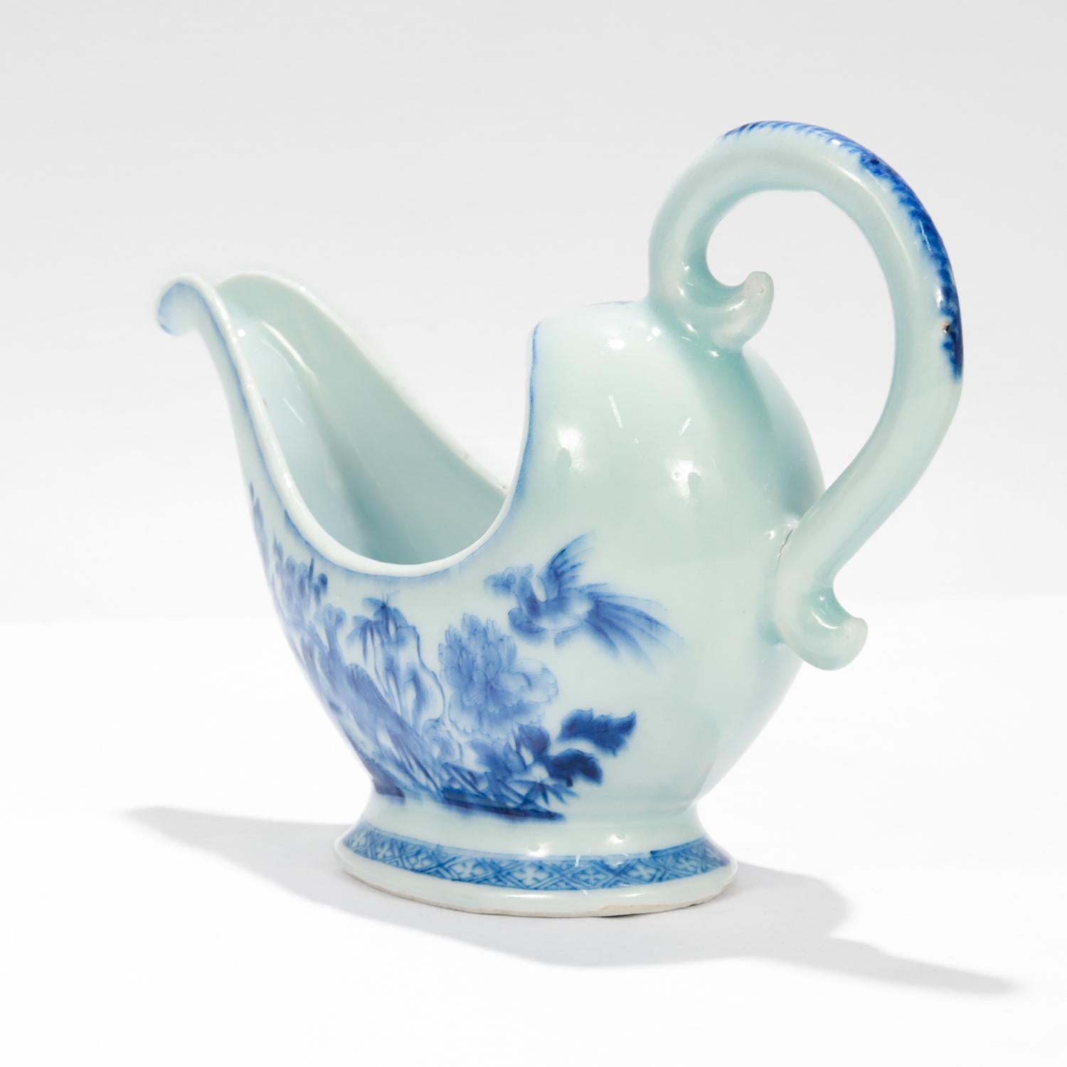 19th Century Antique Chinese Export Porcelain Gravy or Sauce Boat with Phoenixes For Sale
