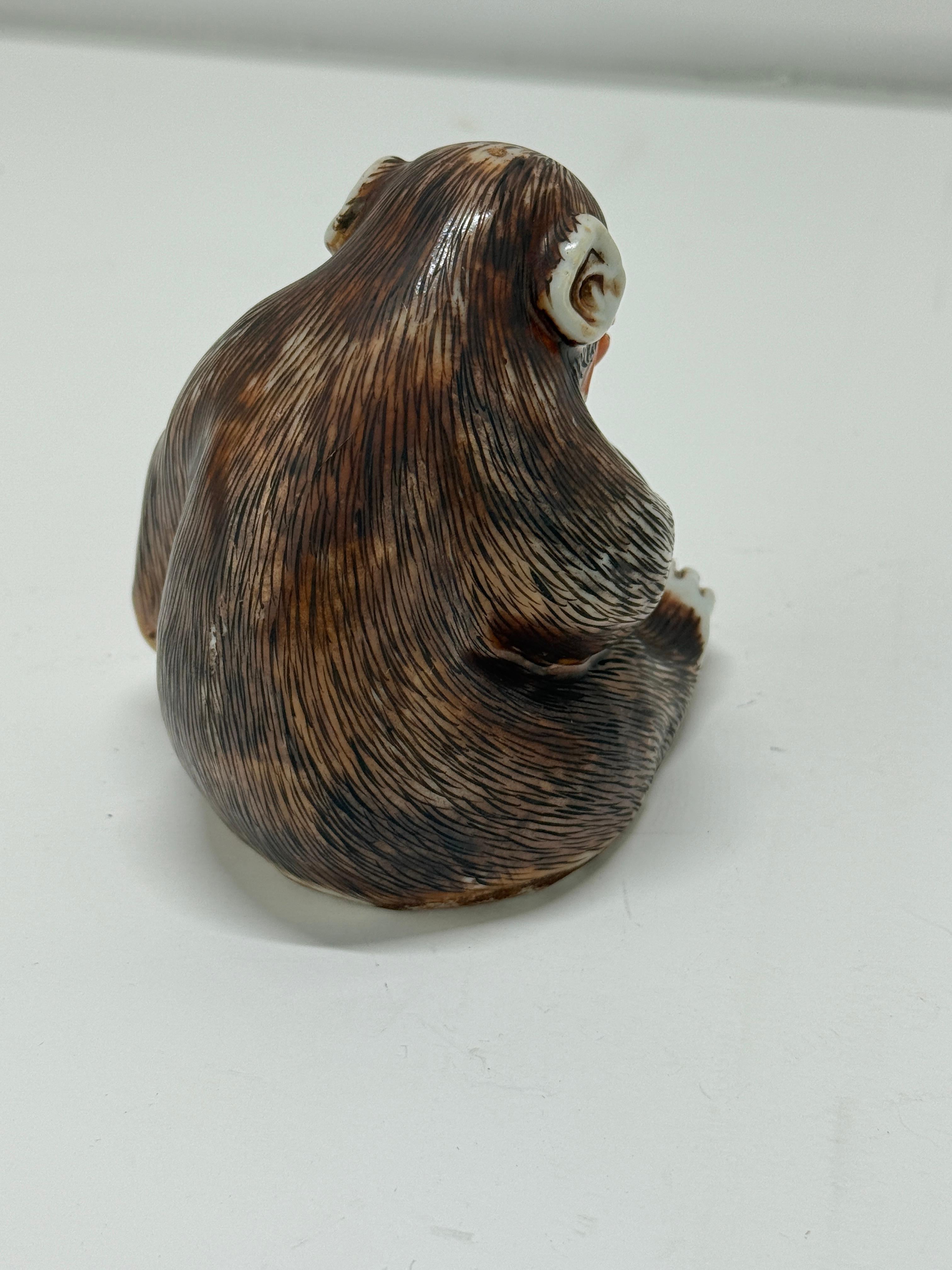 Mono antiguo de porcelana china de exportación, probablemente de la dinastía Qing con papeles Chino en venta
