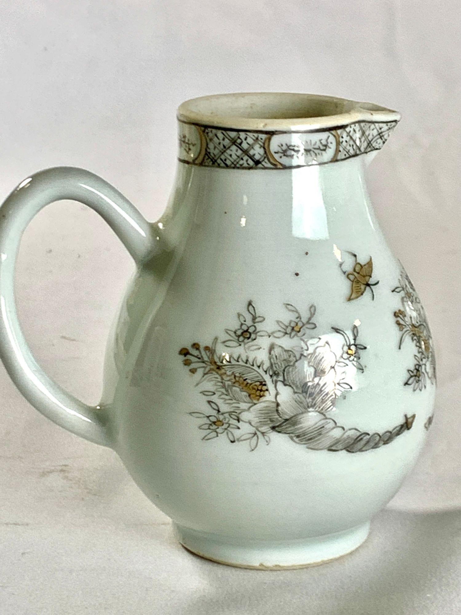 Antike chinesische Export-Porzellankanne, handbemalt in Grisaille, CIRCA 1770 (Handbemalt) im Angebot